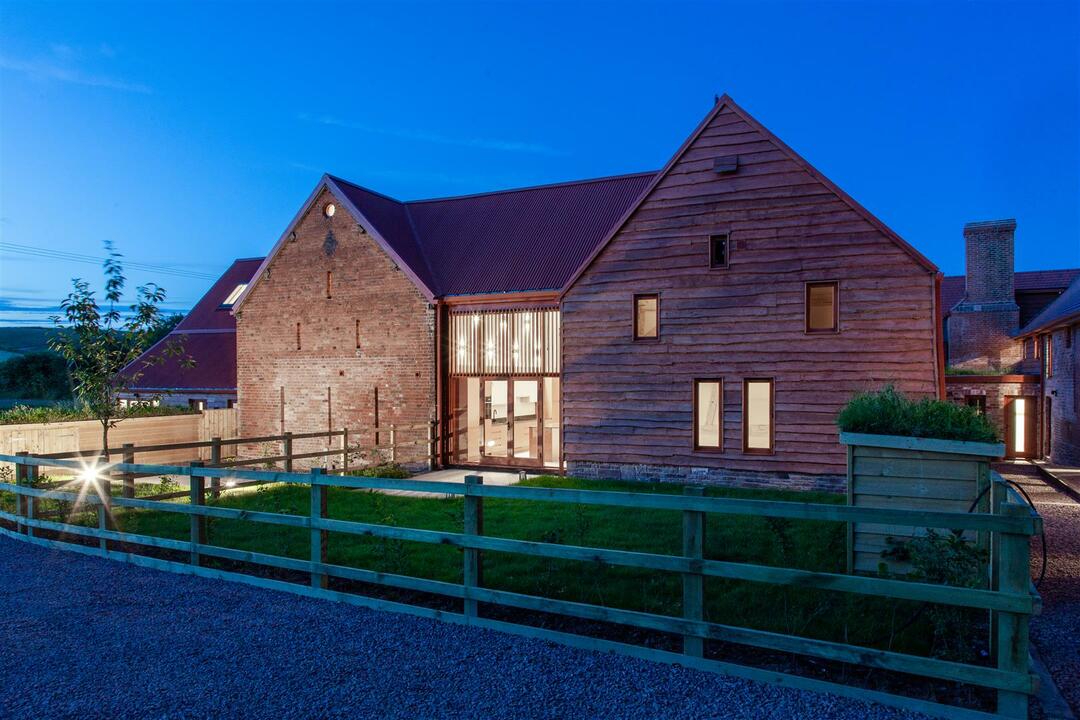 3 bed barn conversion for sale in The Wainhouse The Parks, Hereford  - Property Image 13