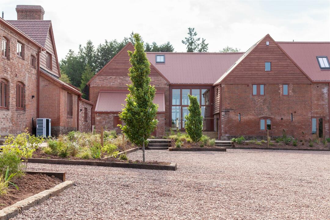 3 bed barn conversion for sale in The Wainhouse The Parks, Hereford  - Property Image 10