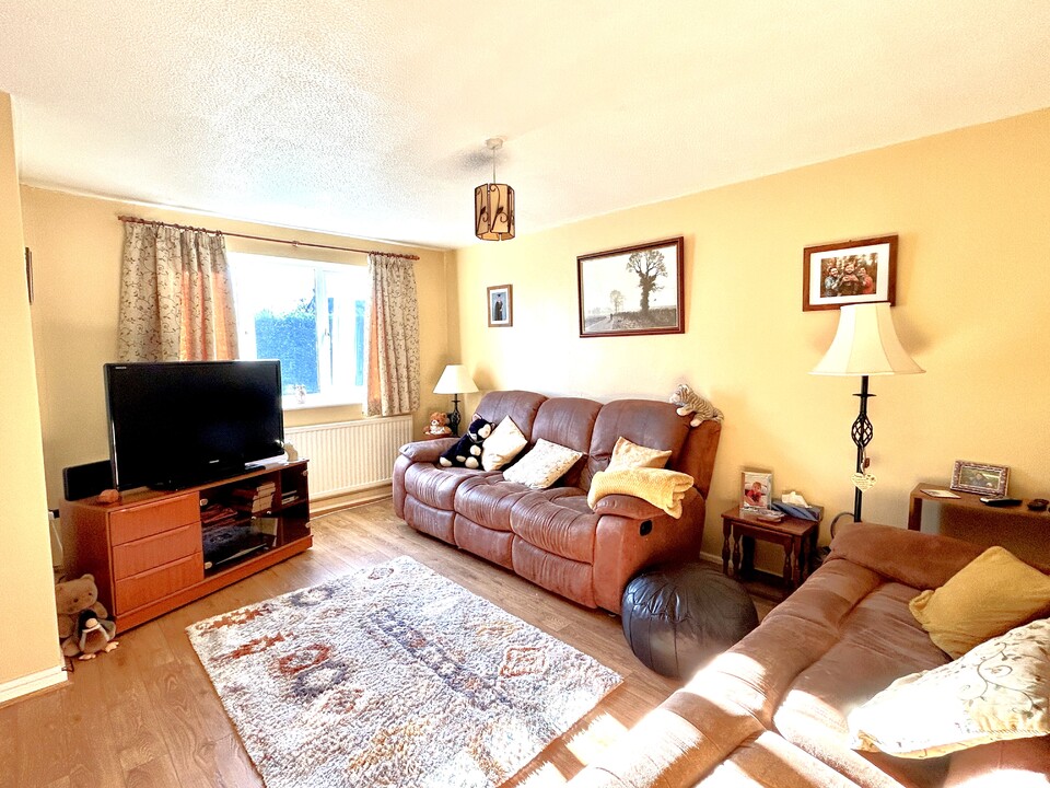 3 bed semi-detached house for sale in Wheatridge Road, Hereford  - Property Image 3