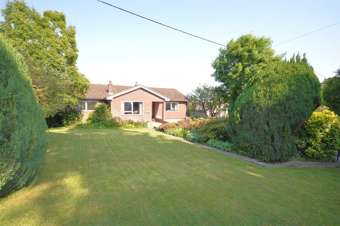 3 bed detached bungalow for sale in Maydean, Hereford - Property Image 1