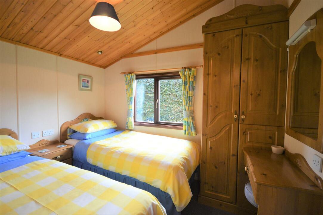 3 bed lodge for sale in Broxwood, Pembridge  - Property Image 11