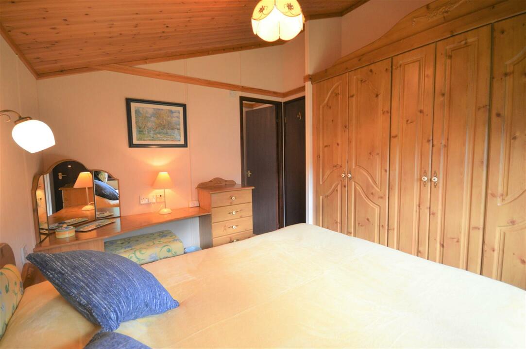 3 bed lodge for sale in Broxwood, Pembridge  - Property Image 9