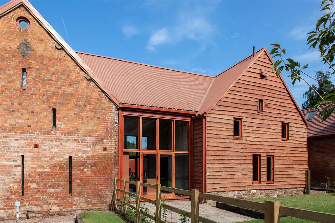 3 bed barn conversion for sale in The Winnows The Parks, Hereford  - Property Image 12