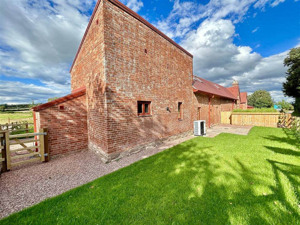 3 bed barn conversion for sale in The Grain Mill The Parks, Hereford  - Property Image 10
