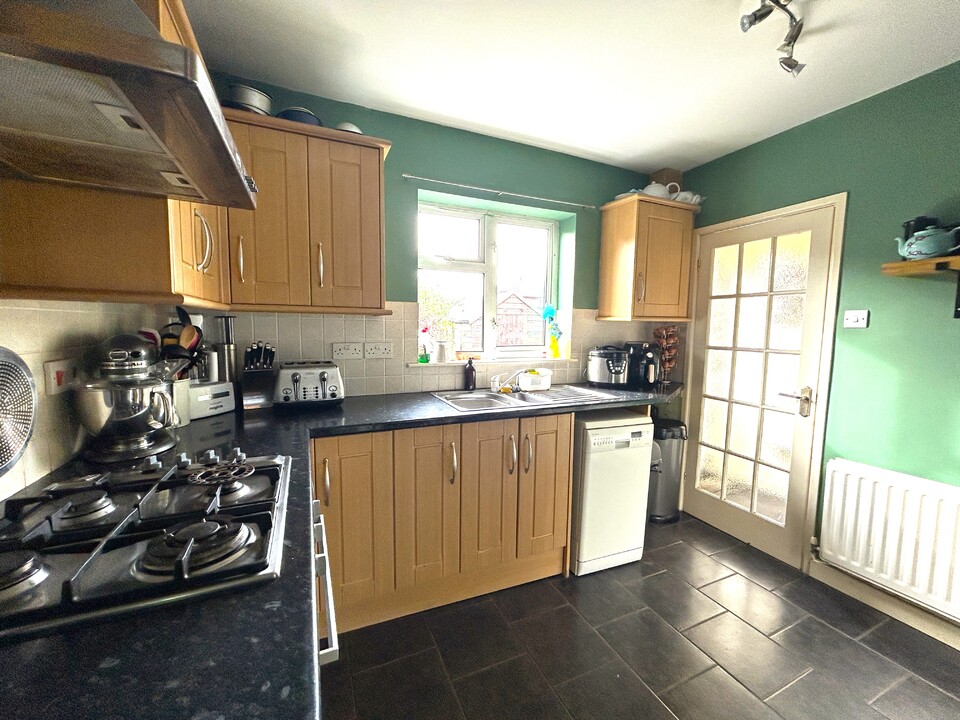 3 bed end of terrace house for sale in Birch Grove, Hereford  - Property Image 3
