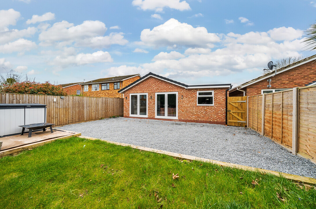 3 bed detached bungalow for sale in Lyall Close, Hereford  - Property Image 8