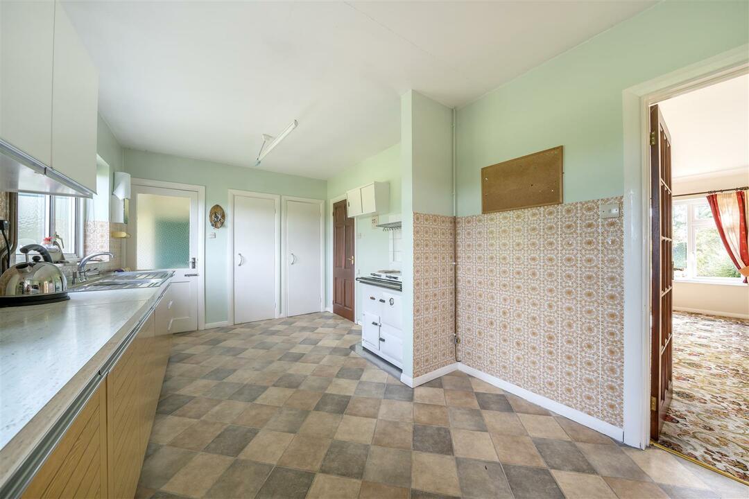 3 bed bungalow for sale in Ael-Y-Bryn, Leominster  - Property Image 16