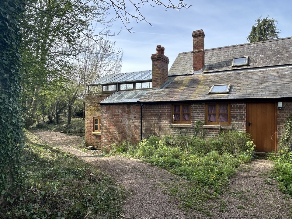 2 bed cottage for sale in Rock Cottage, Hereford - Property Image 1