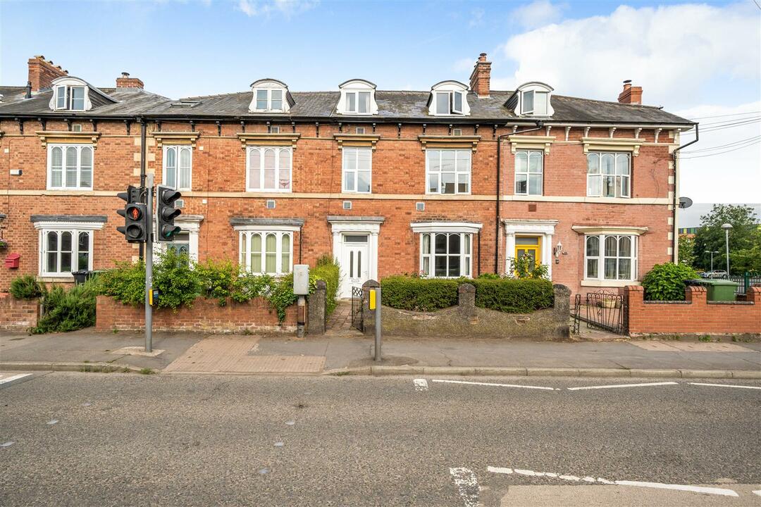 5 bed terraced house for sale in South Street, Herefordshire - Property Image 1