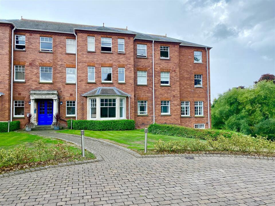 2 bed apartment for sale in Wye Way, Hereford  - Property Image 1