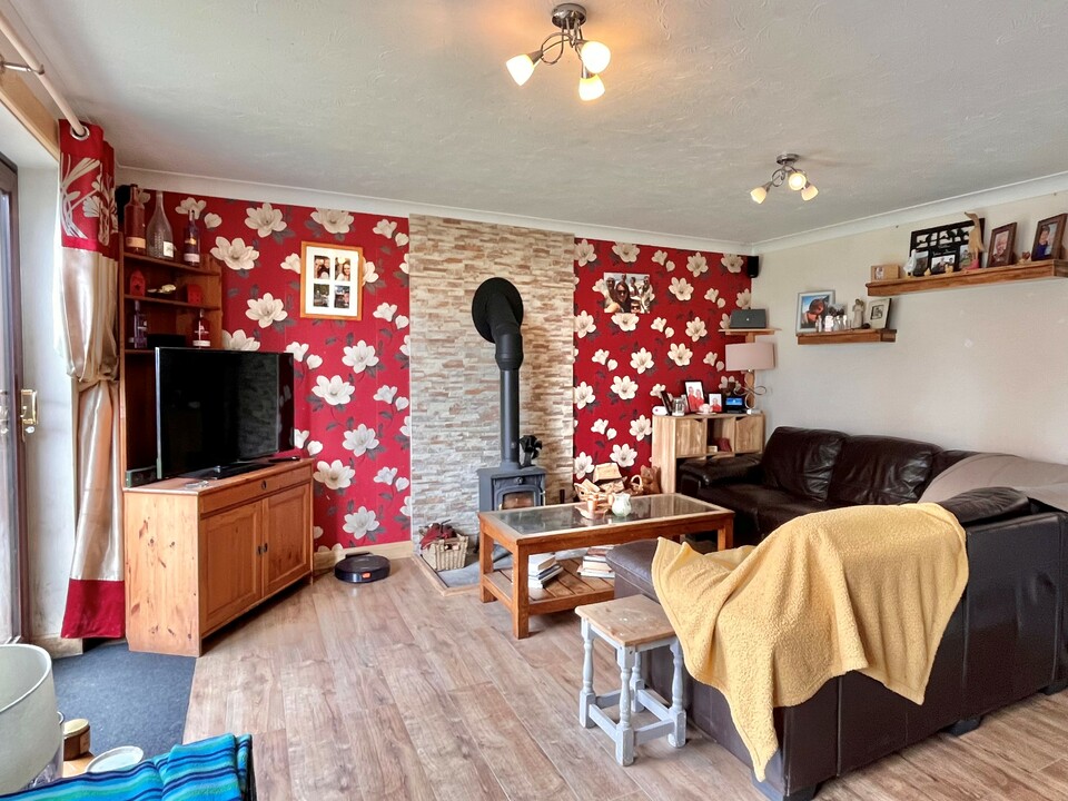 3 bed semi-detached house for sale in Middlemarsh, Leominster  - Property Image 2