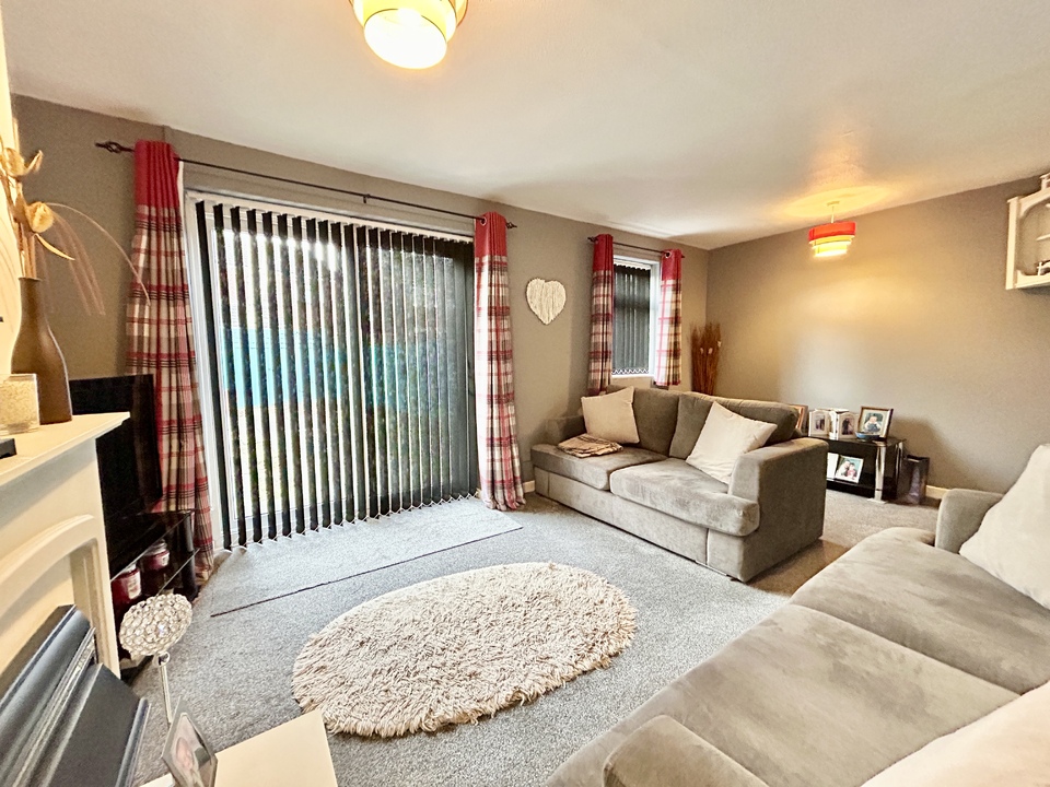 3 bed end of terrace house for sale in Cheaton Close, Leominster  - Property Image 4