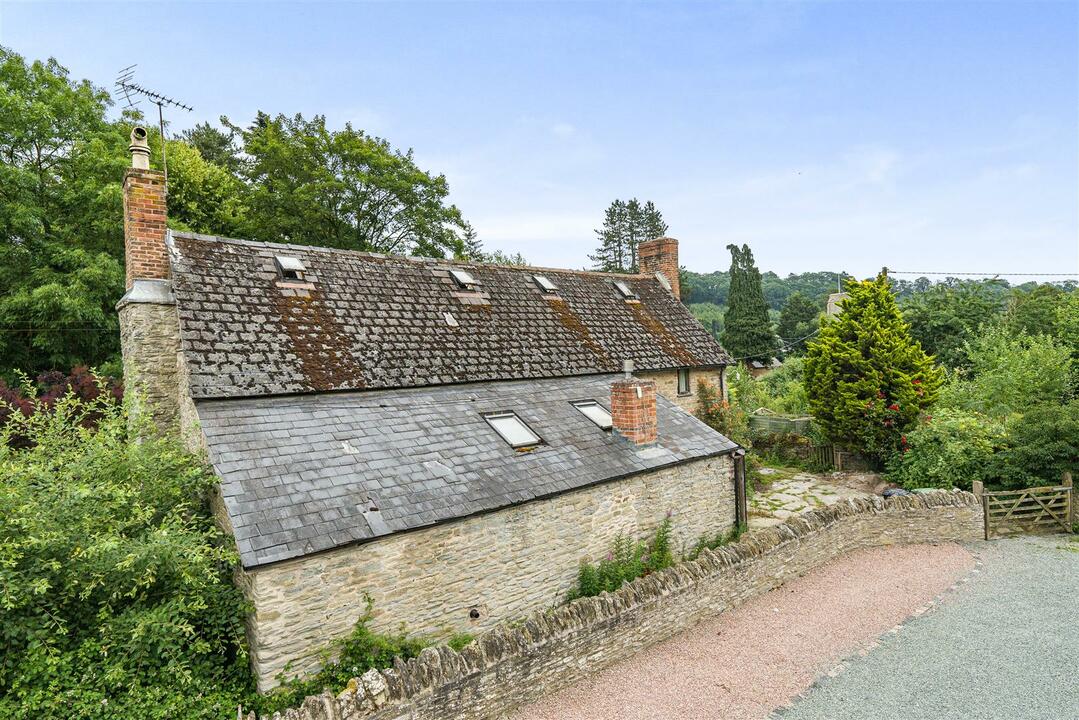 5 bed detached house for sale in The Farmhouse, Leominster  - Property Image 18