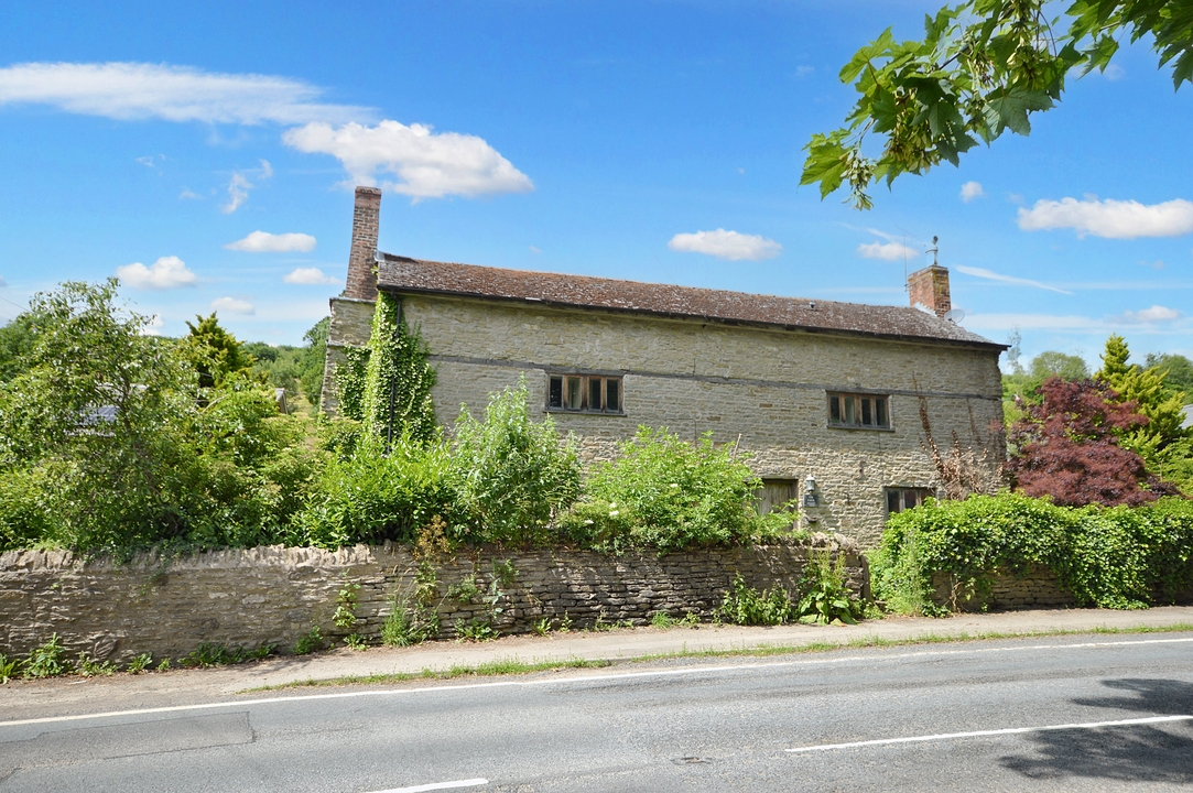 5 bed detached house for sale in The Farmhouse, Leominster  - Property Image 1