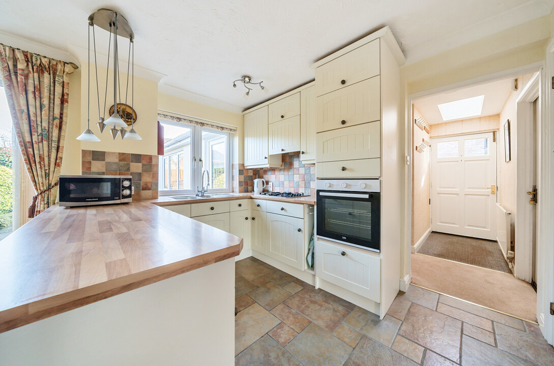 4 bed semi-detached house for sale in Old Eign Hill, Hereford  - Property Image 7