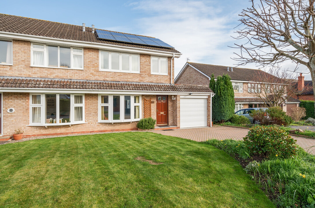 4 bed semi-detached house for sale in Old Eign Hill, Hereford  - Property Image 1