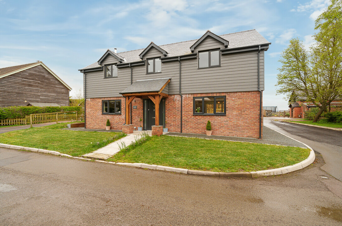 3 bed detached house for sale in Autumn House, Hereford  - Property Image 1