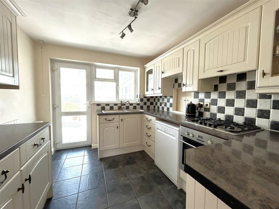 3 bed semi-detached bungalow for sale in Loder Drive, Hereford  - Property Image 3
