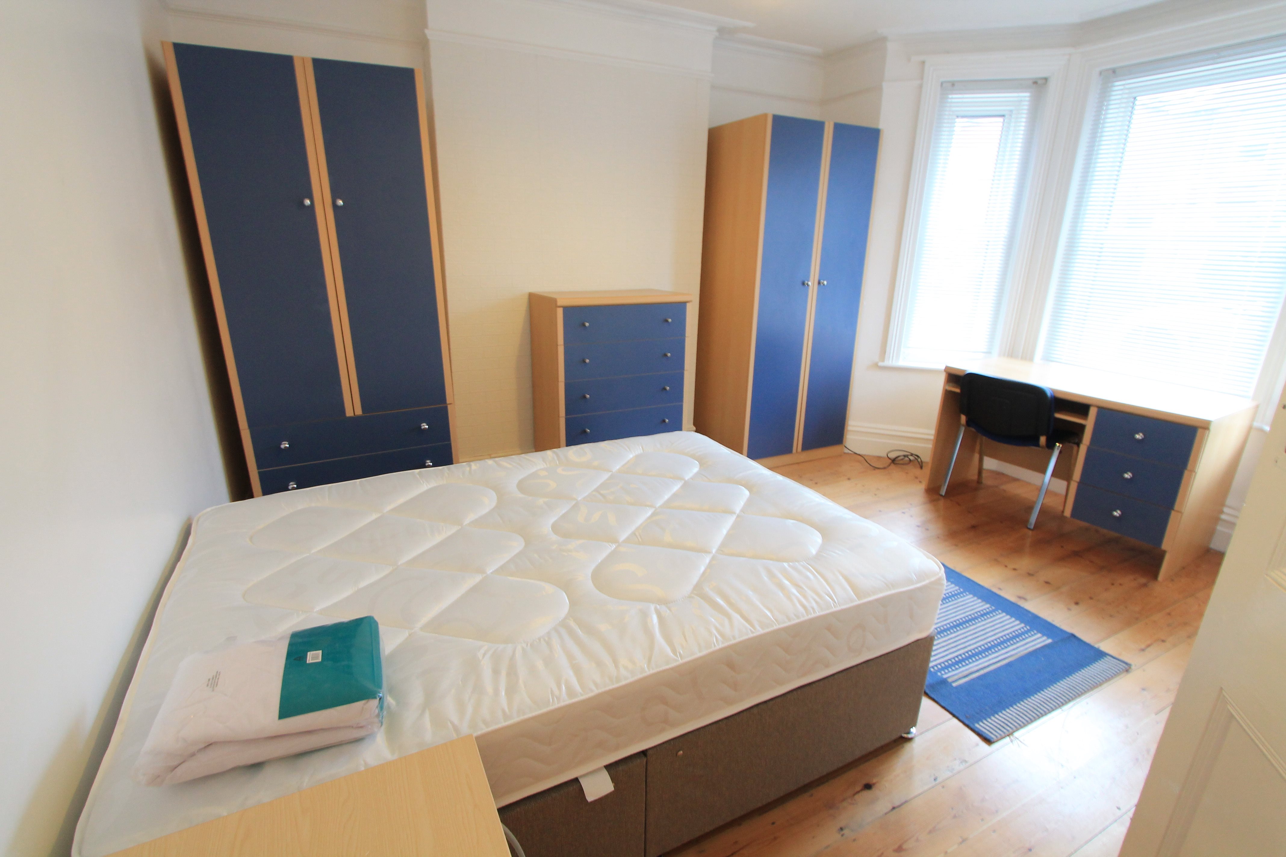 5 bed house to rent in Osborne Road, Bournemouth 6