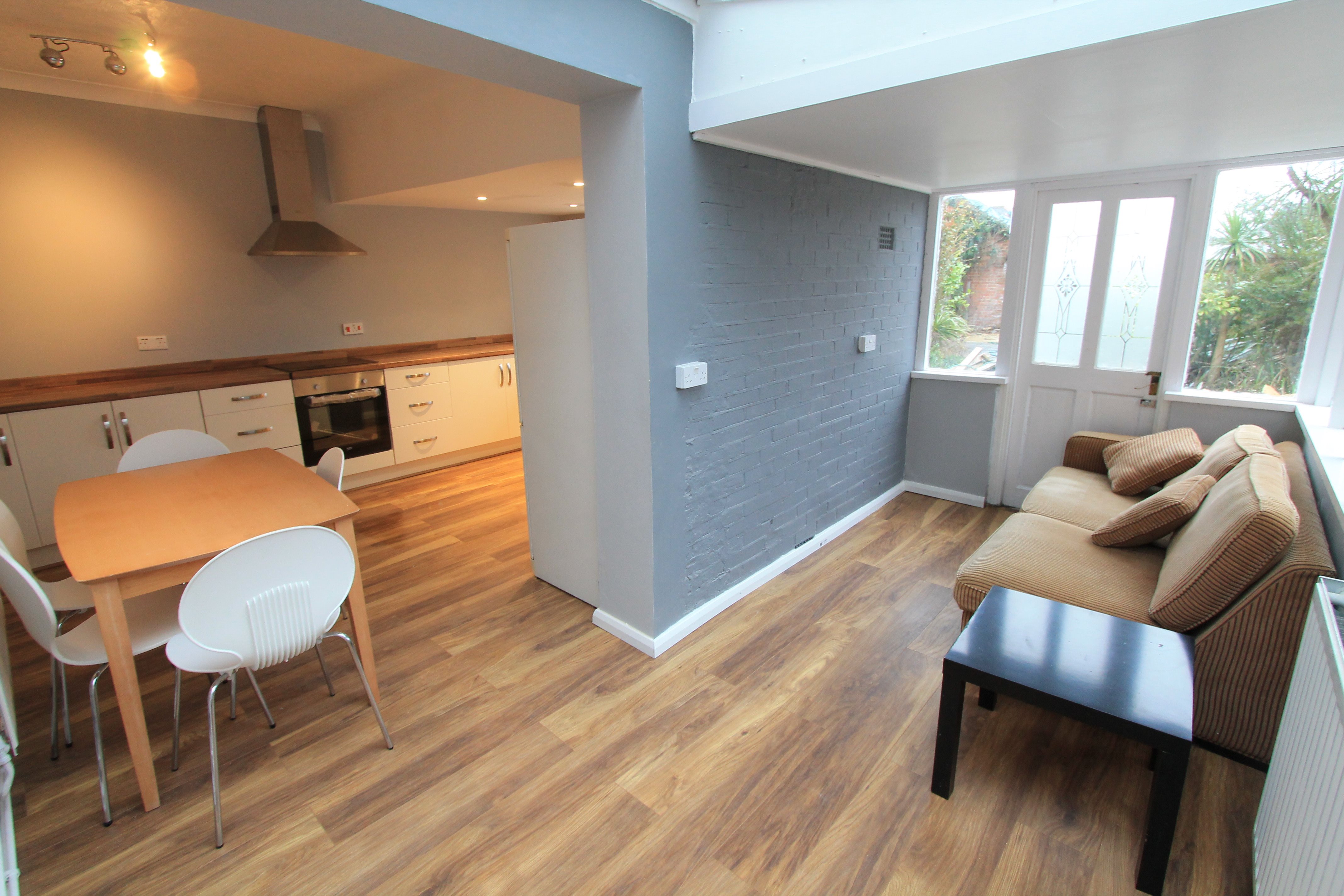 5 bed house to rent in Osborne Road, Bournemouth 4