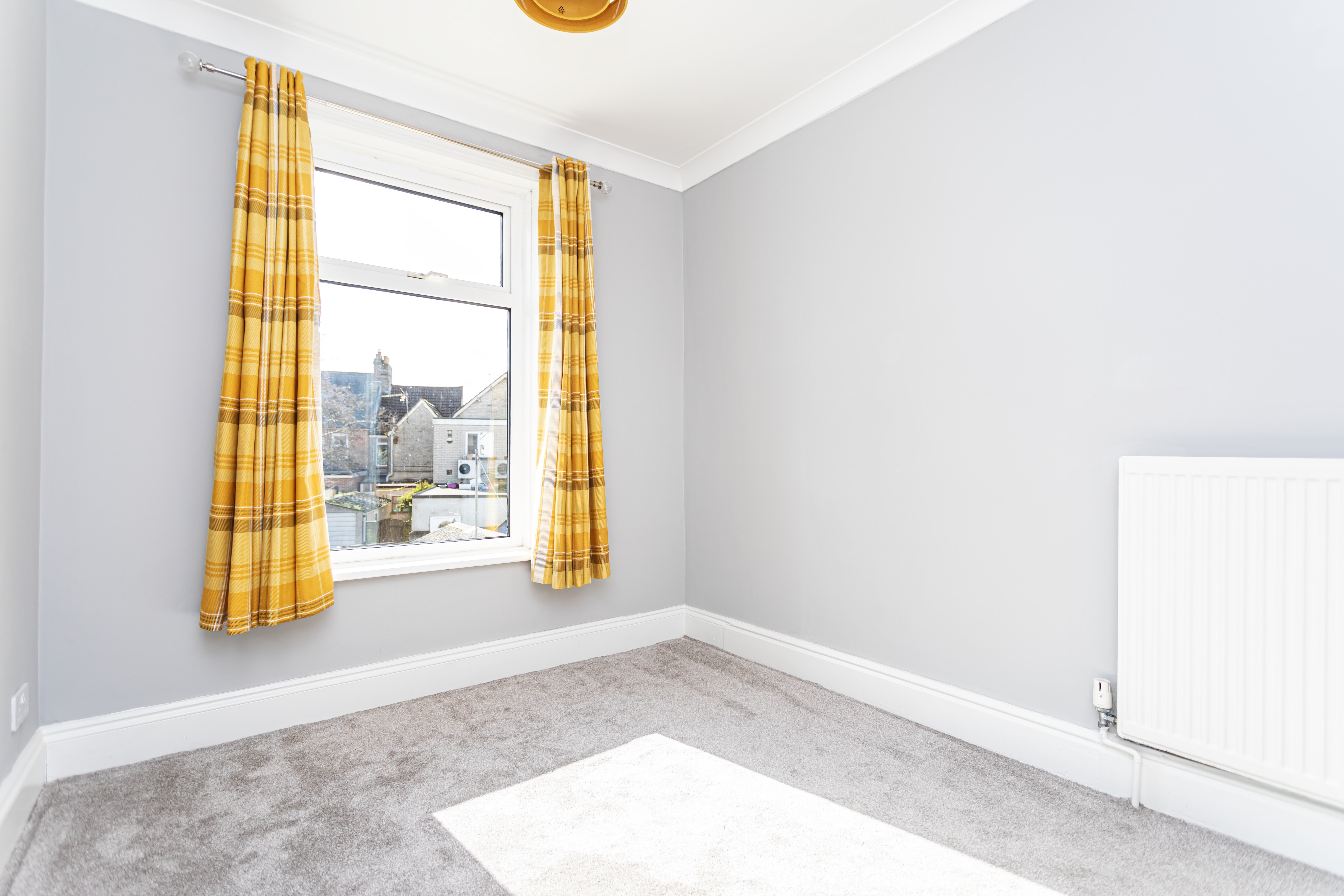 3 bed terraced house to rent in Garland Road, Poole  - Property Image 5