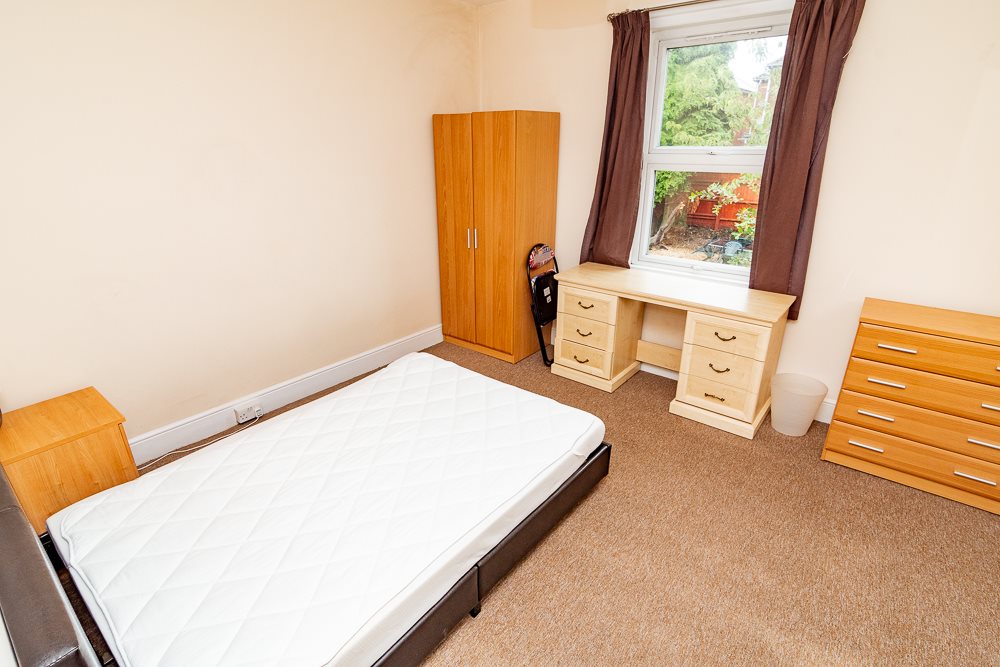 5 bed house to rent in Sedgley Road 3