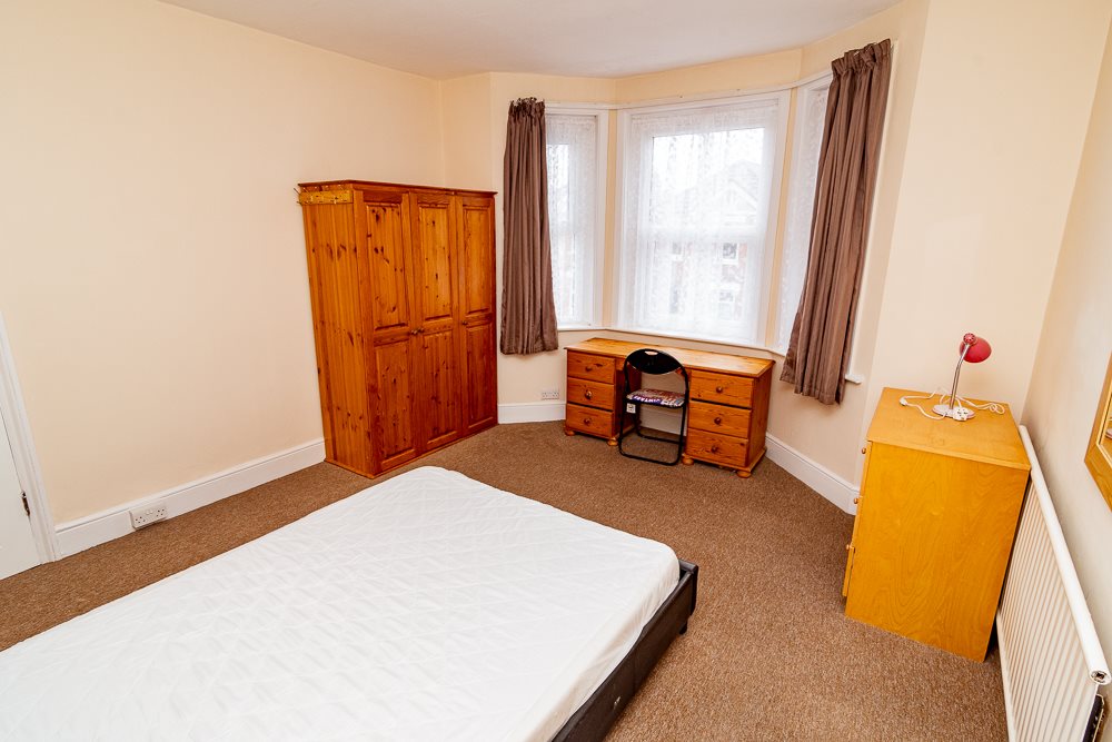 5 bed house to rent in Sedgley Road  - Property Image 9