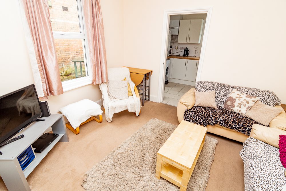 5 bed house to rent in Sedgley Road 12