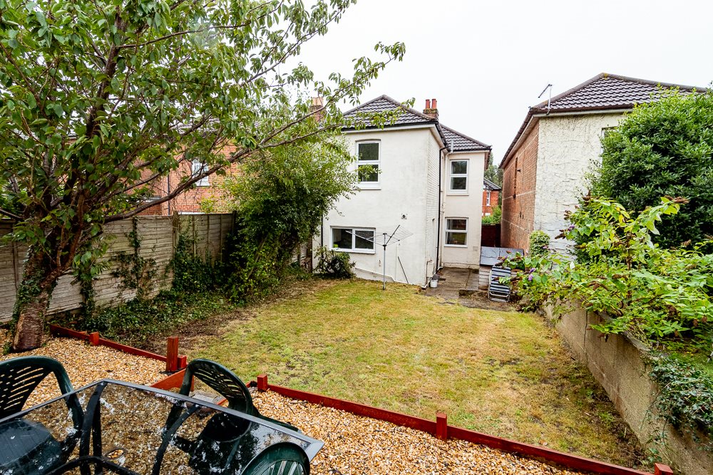 5 bed house to rent in Sedgley Road 17