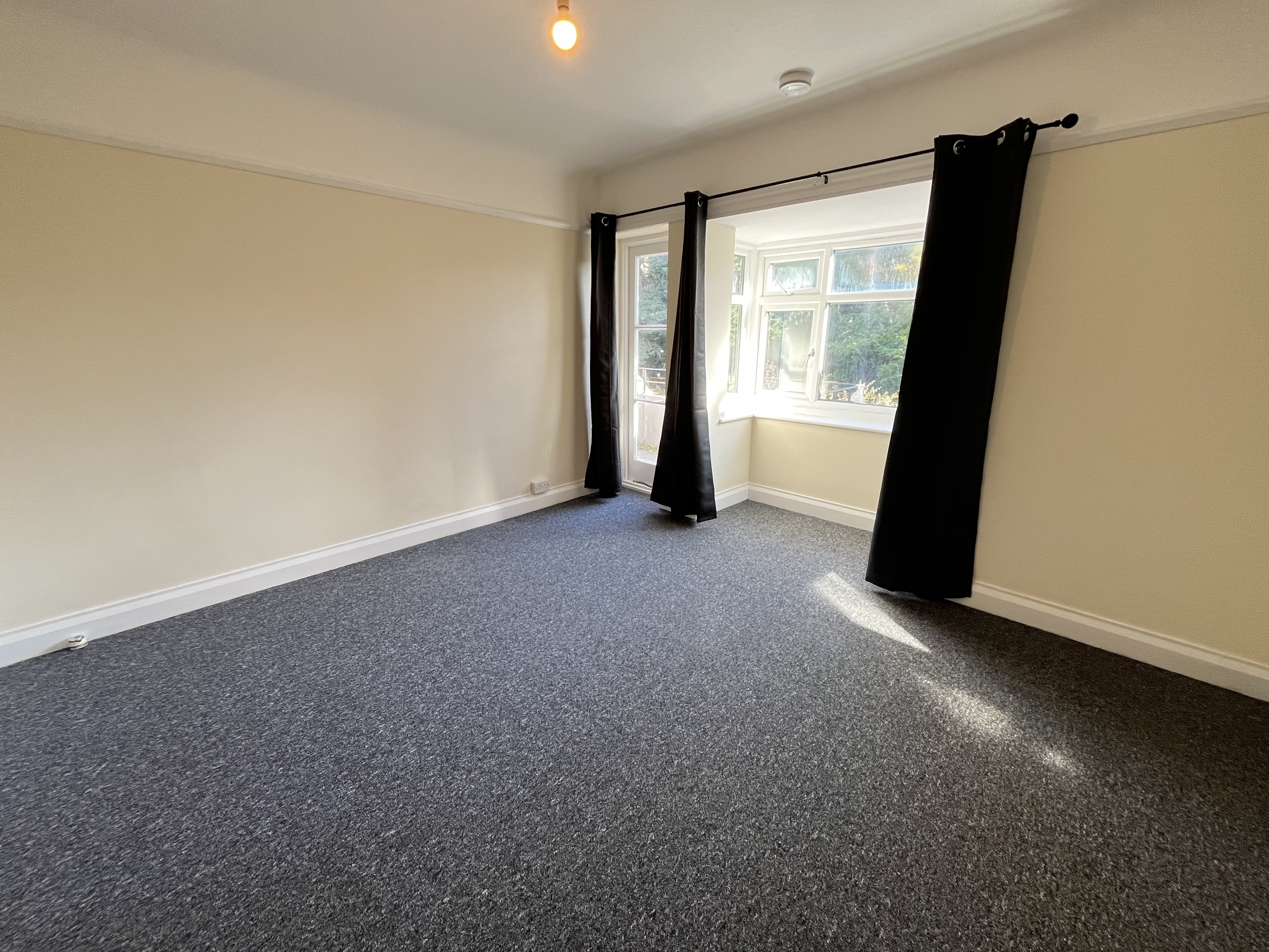 3 bed apartment to rent in St Peters Road  - Property Image 3