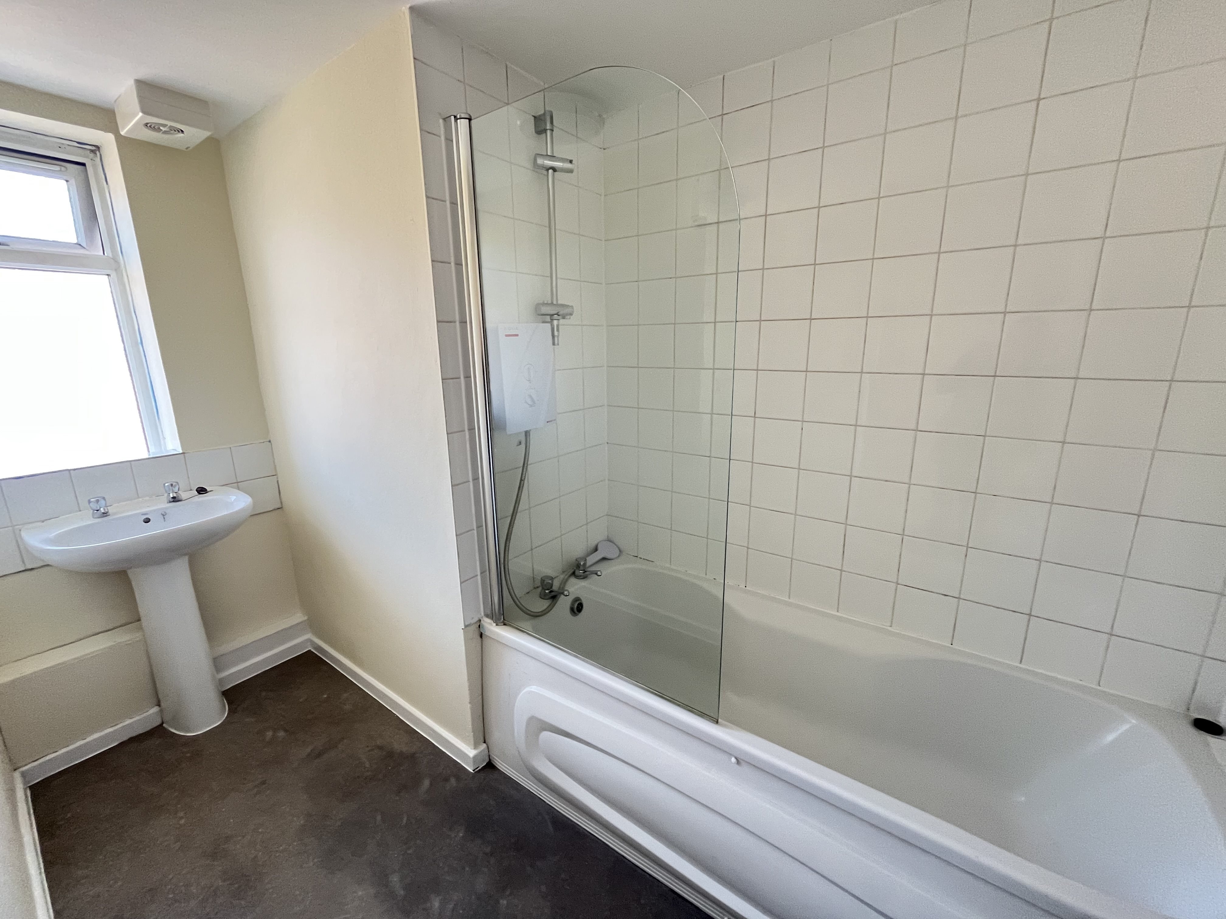3 bed apartment to rent in St Peters Road  - Property Image 6