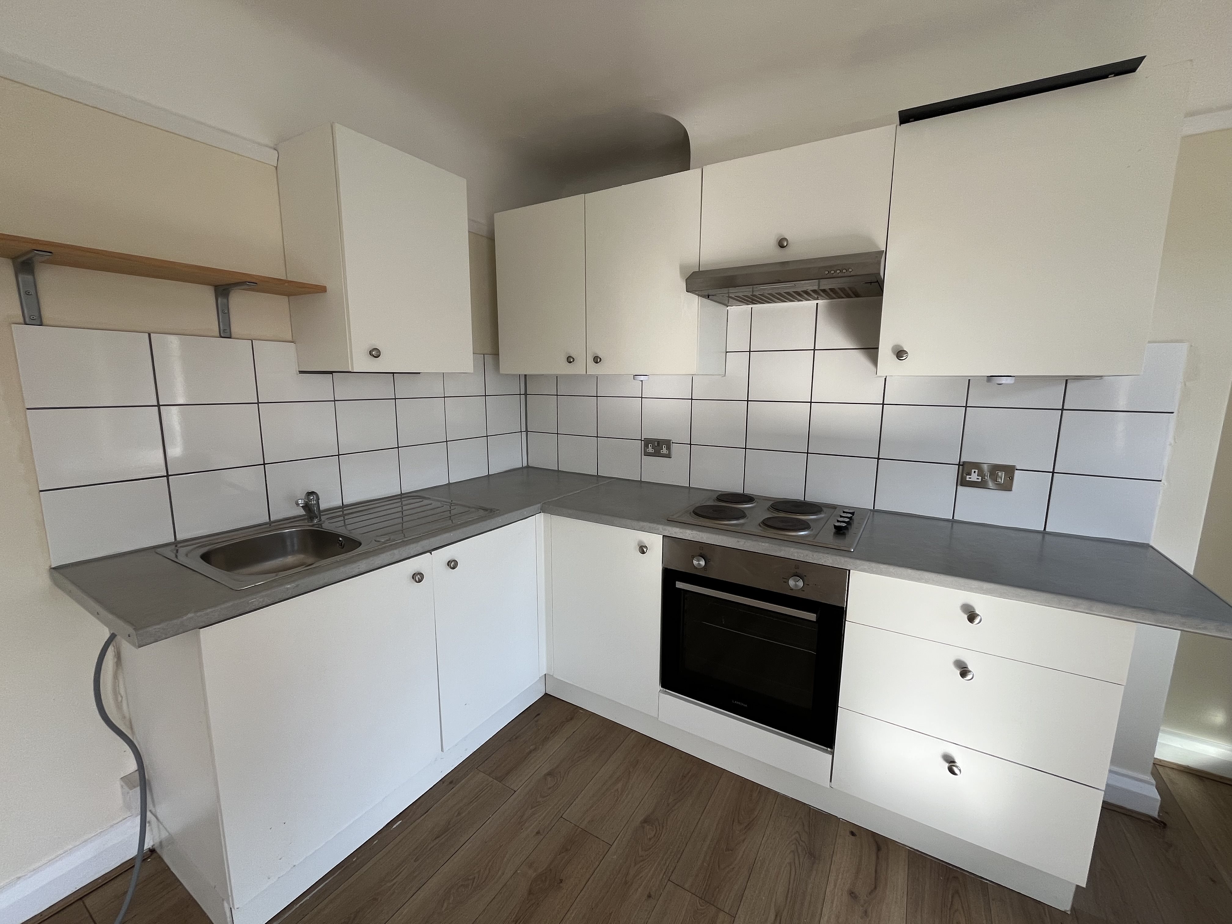 3 bed apartment to rent in St Peters Road  - Property Image 2