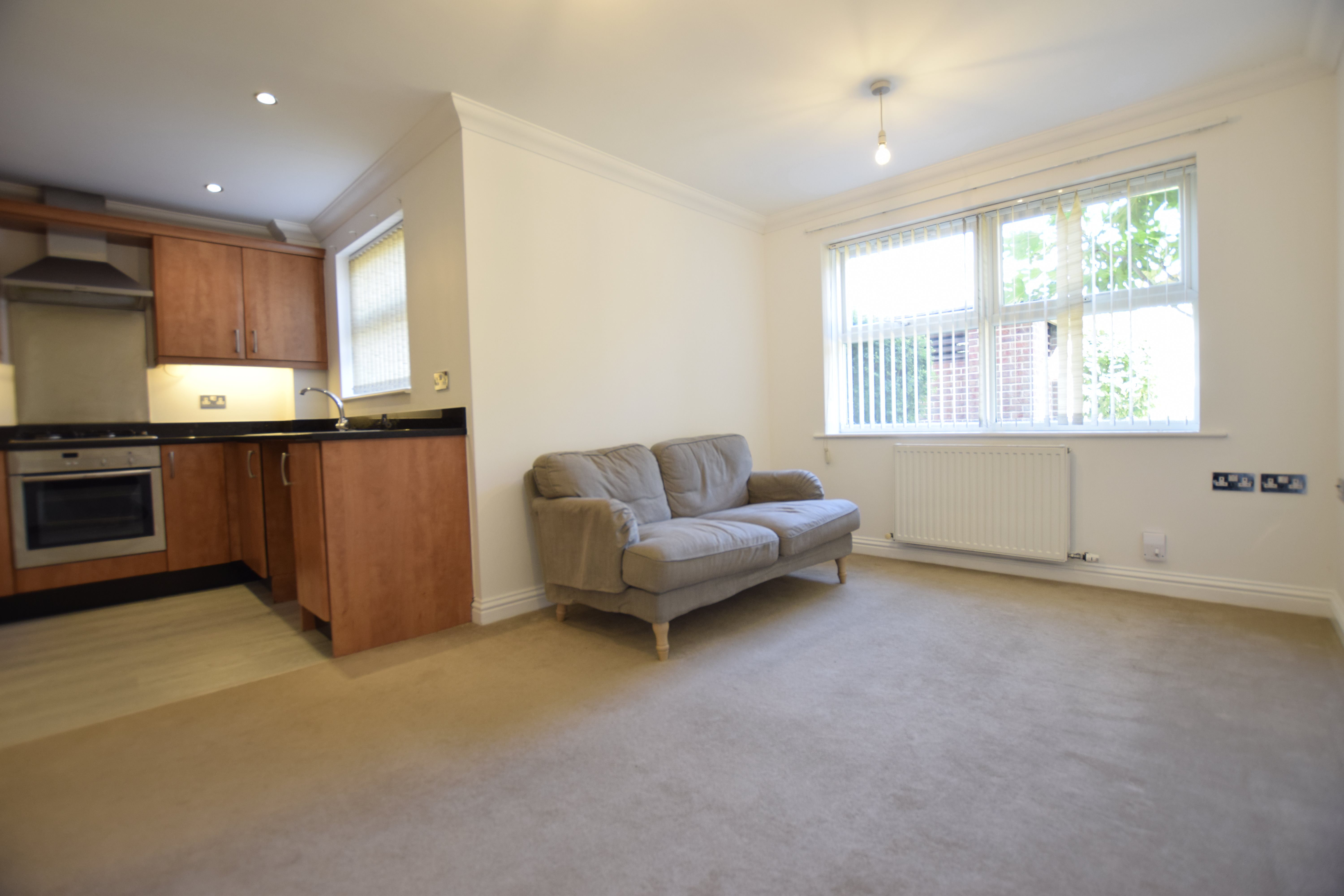 2 bed flat to rent in Richmond Park Road, Bournemouth  - Property Image 2