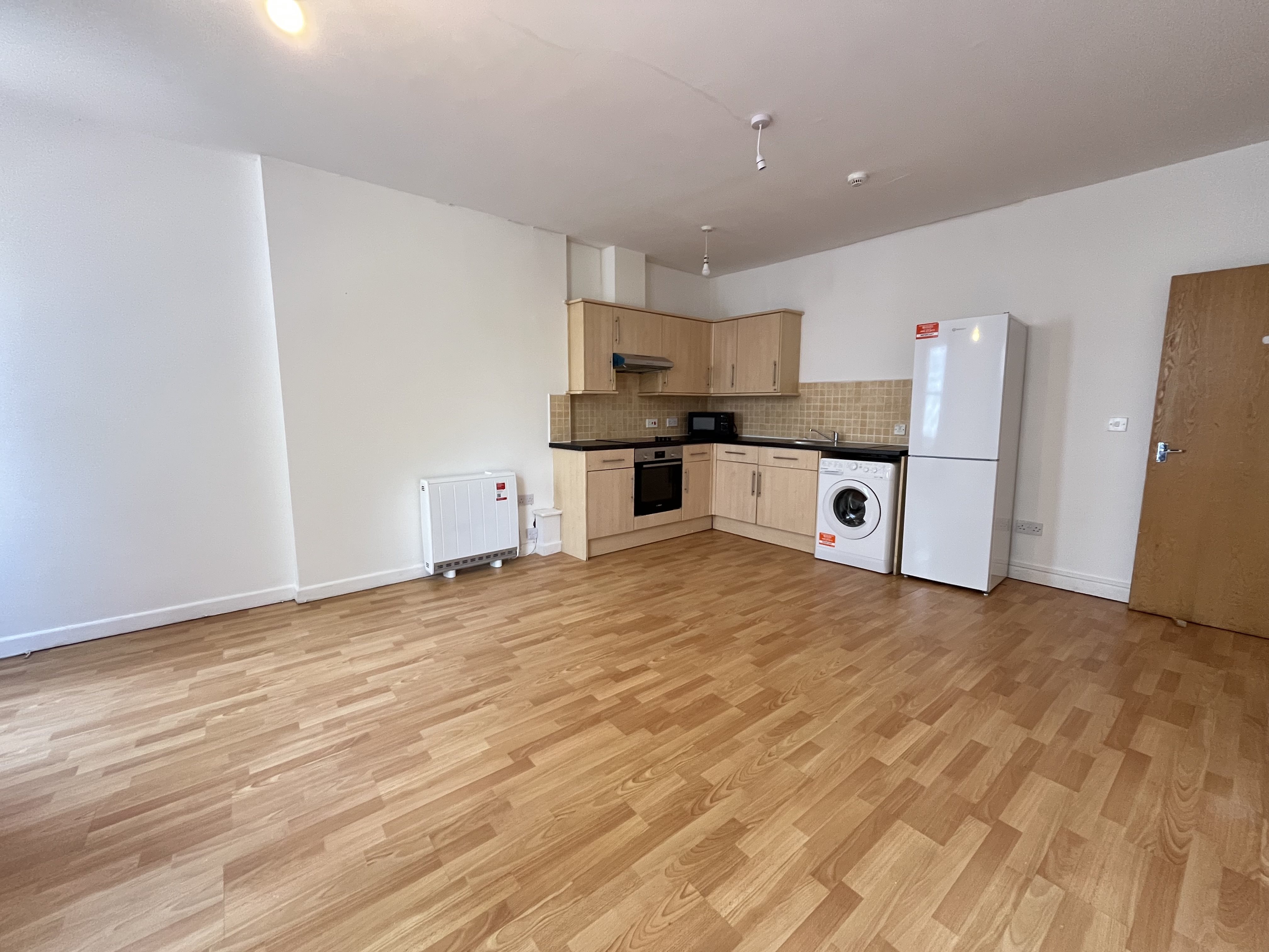 3 bed flat to rent in Old Christchurch Road, Bournemouth  - Property Image 1