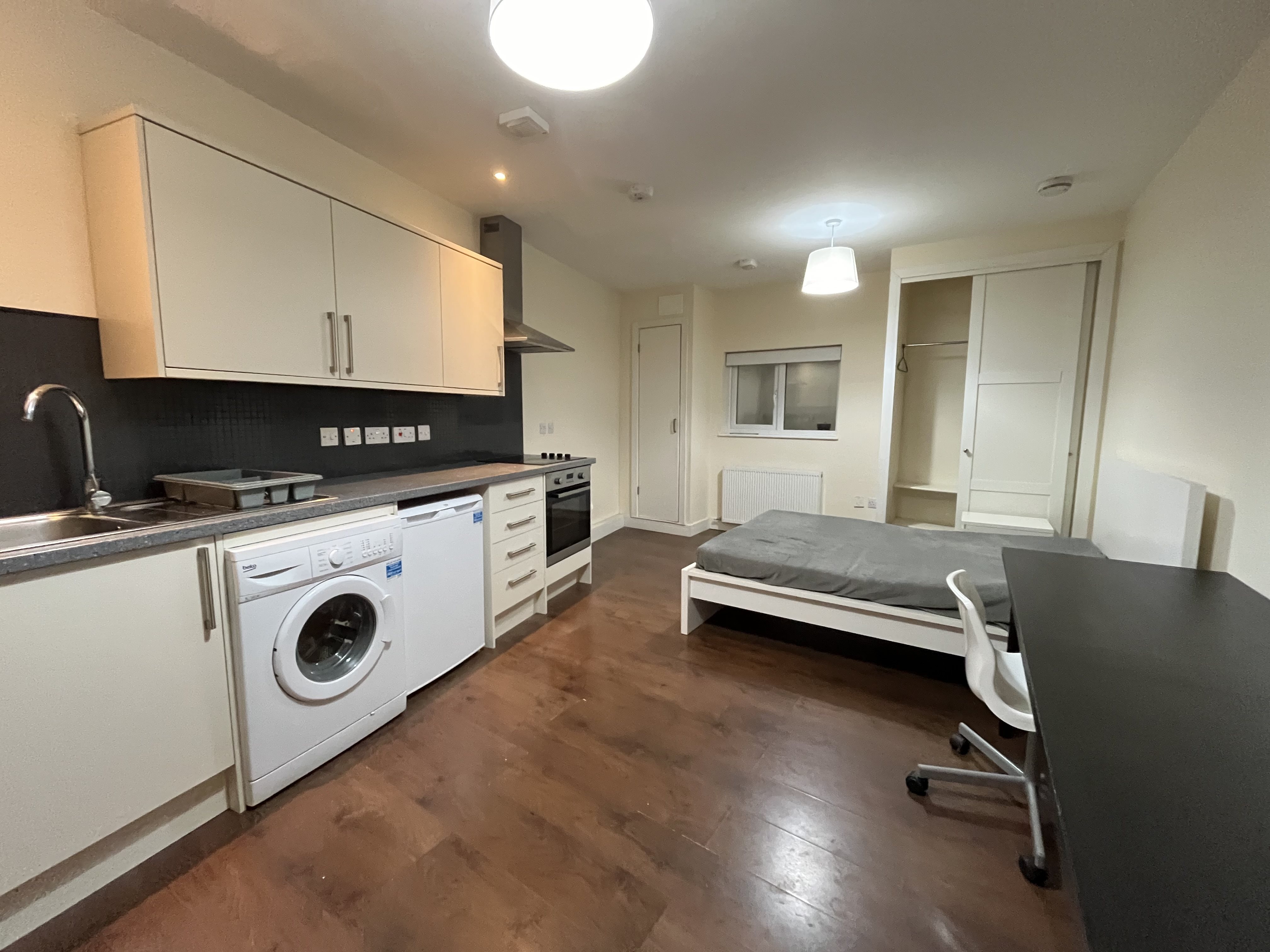 Studio flat to rent in Canford Chambers, 22 St Peters Road - Property Image 1