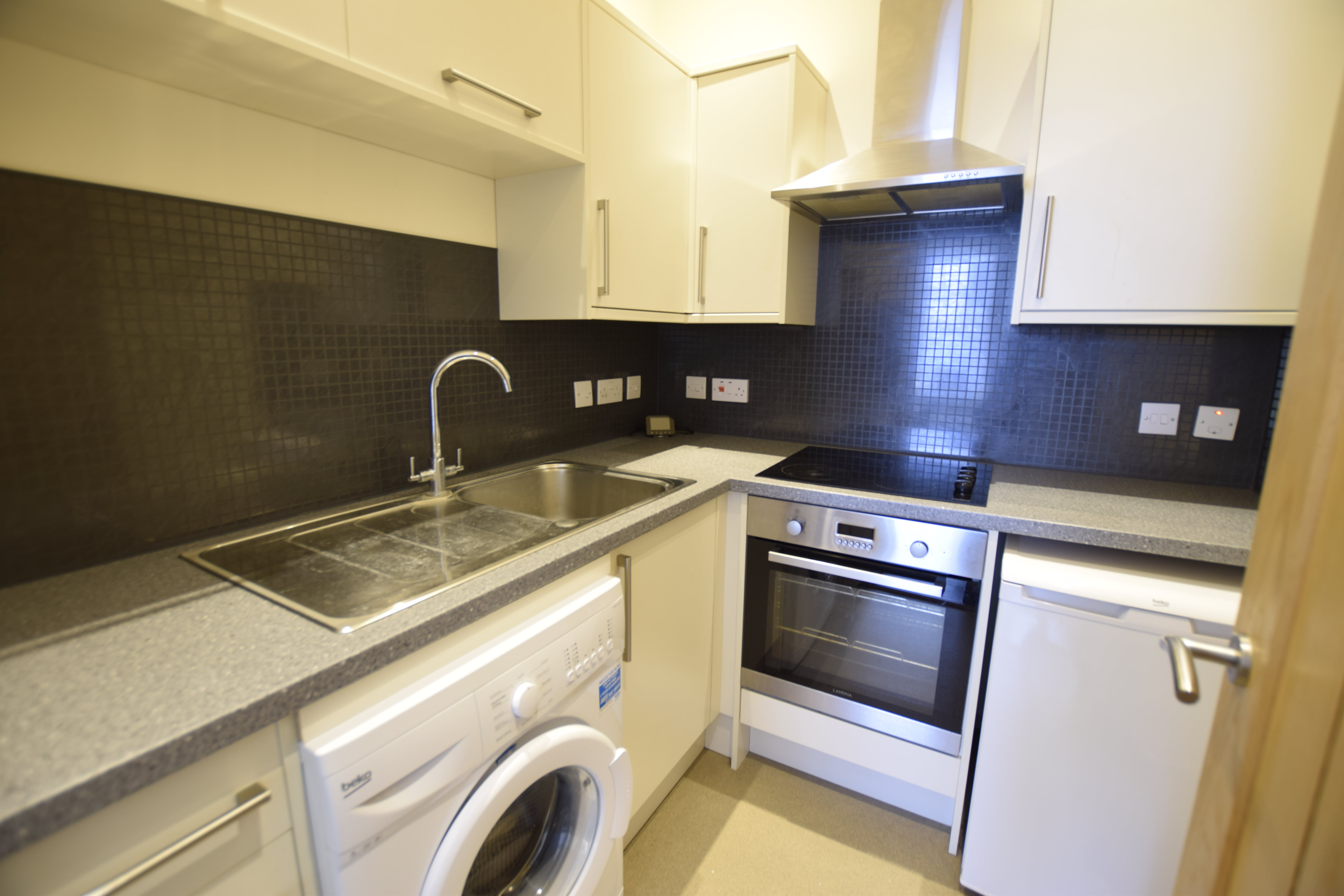 Studio flat to rent in St Peters Road, Bournemouth  - Property Image 2