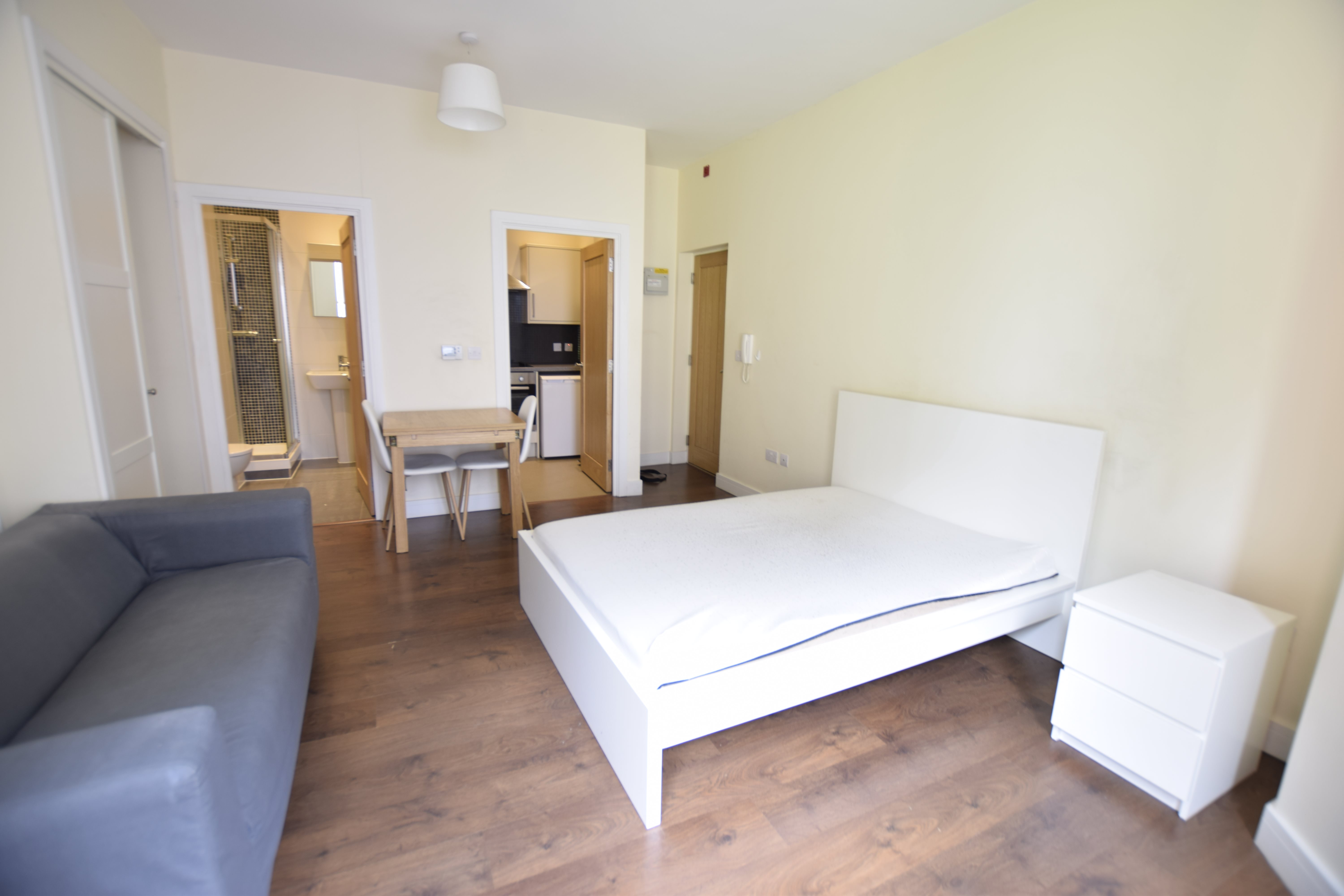 Studio flat to rent in St Peters Road, Bournemouth  - Property Image 4