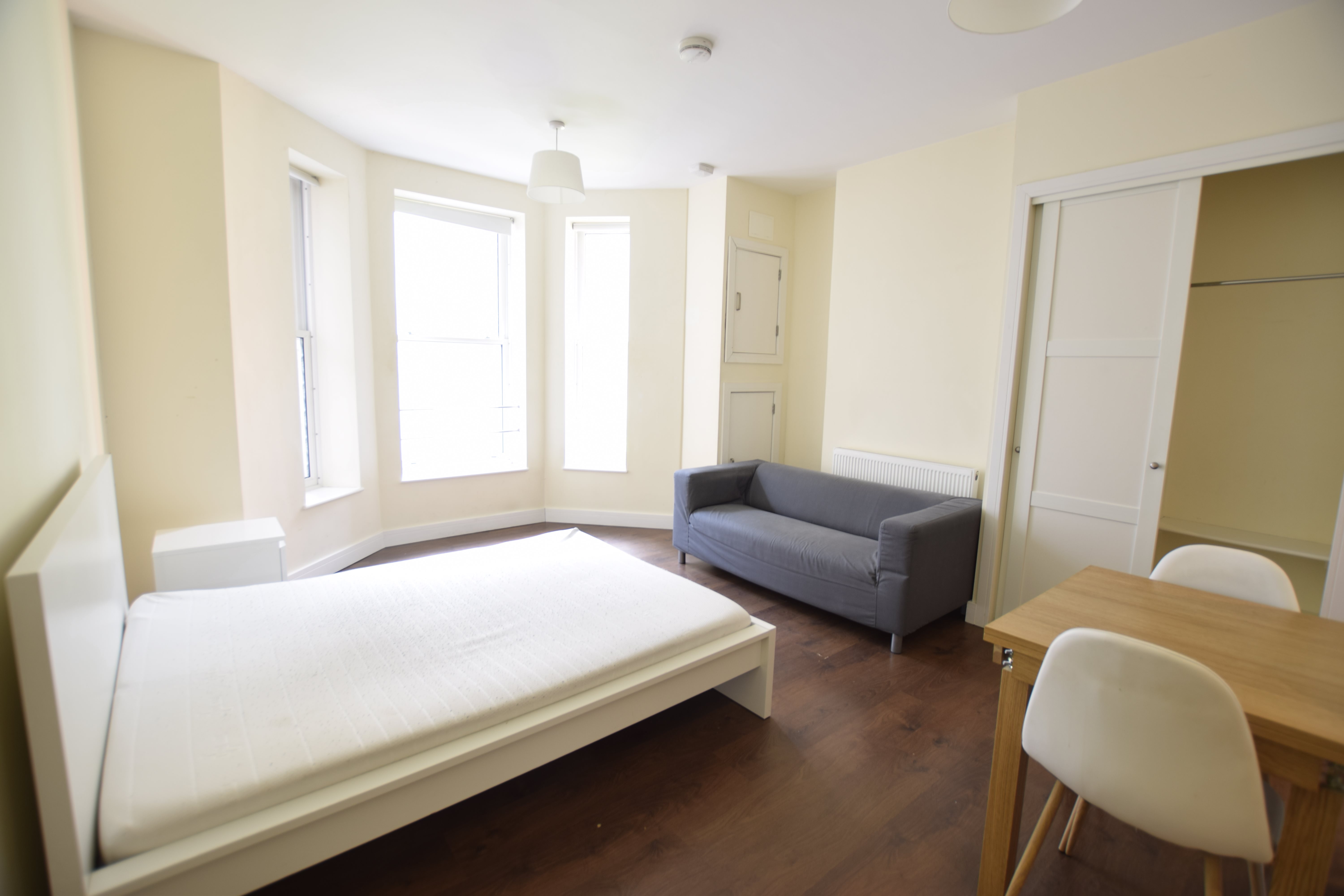 Studio flat to rent in St Peters Road, Bournemouth  - Property Image 3