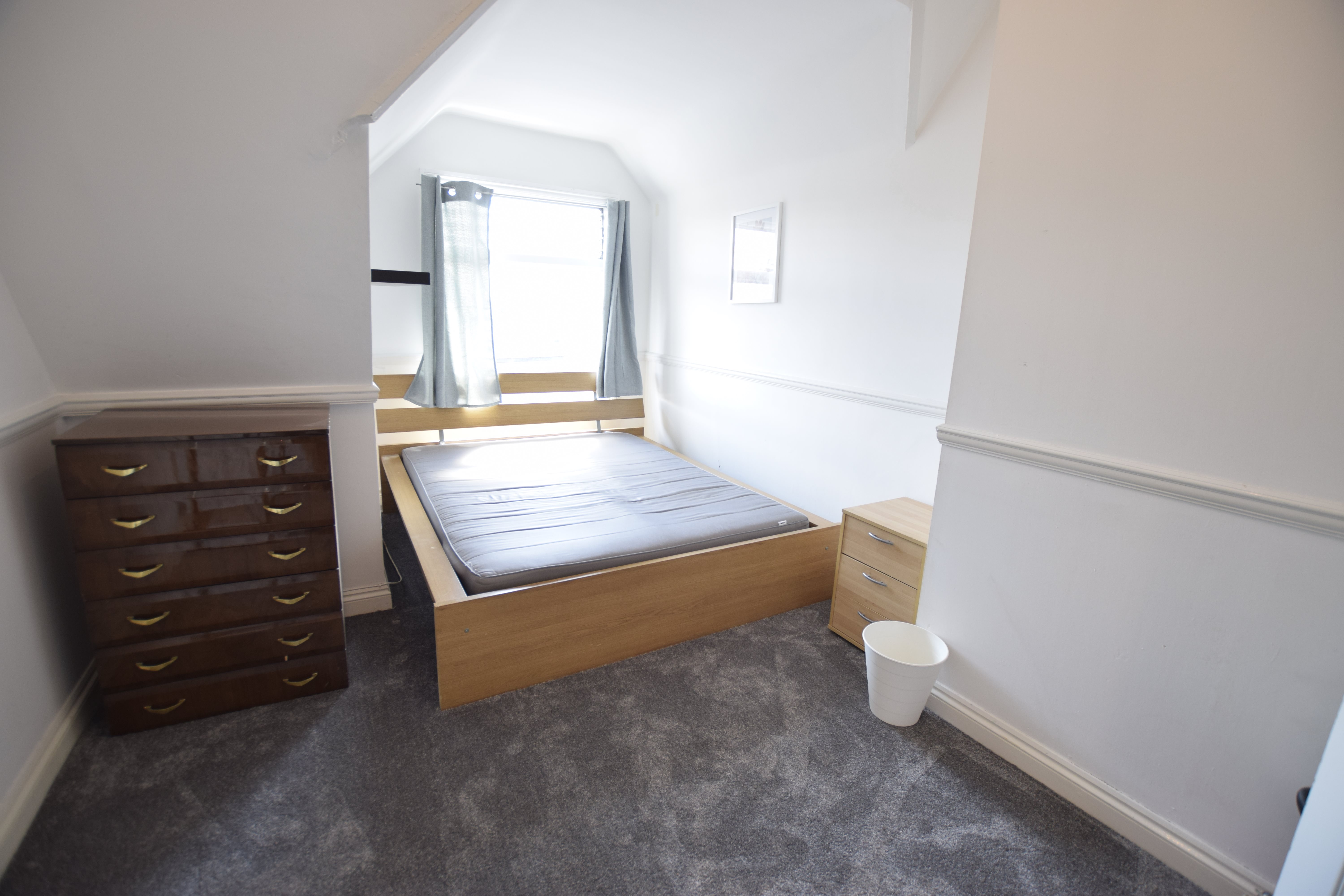 2 bed flat to rent in Dalkeith Steps, Bournemouth 1