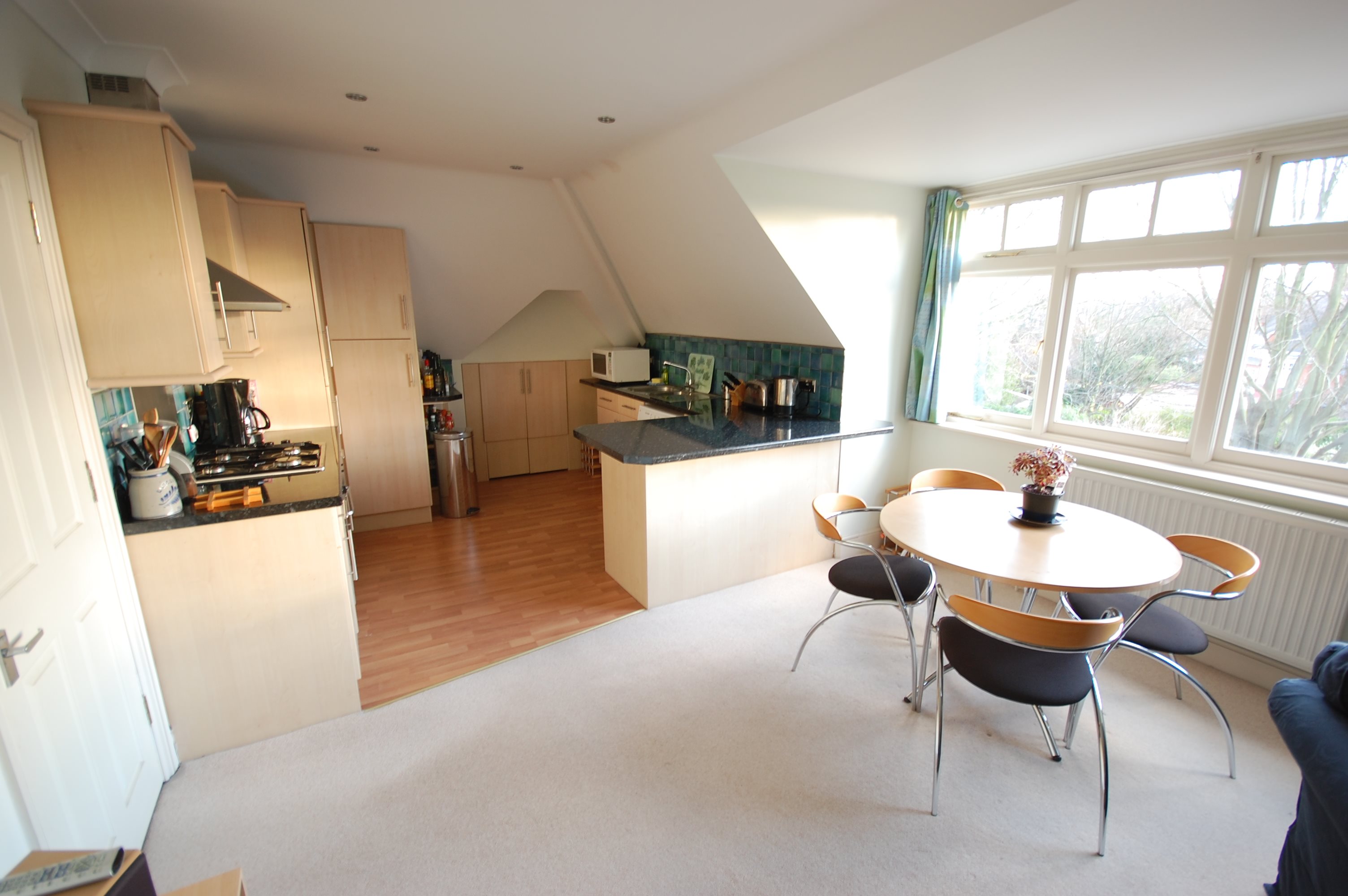 2 bed flat to rent in Beechey Road, Bournemouth  - Property Image 2