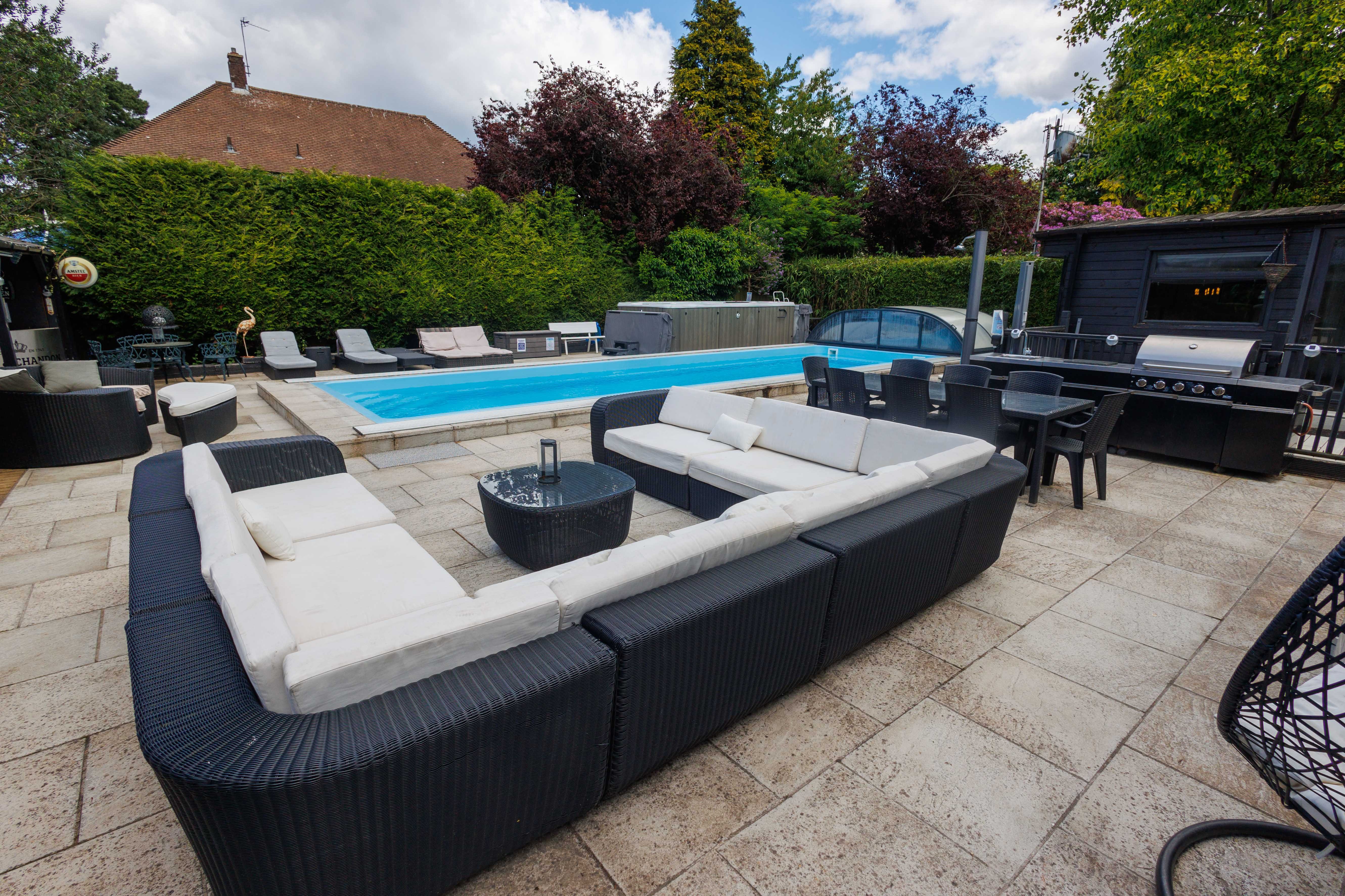 10 bed house to rent in Dean Park Road, Bournemouth 9