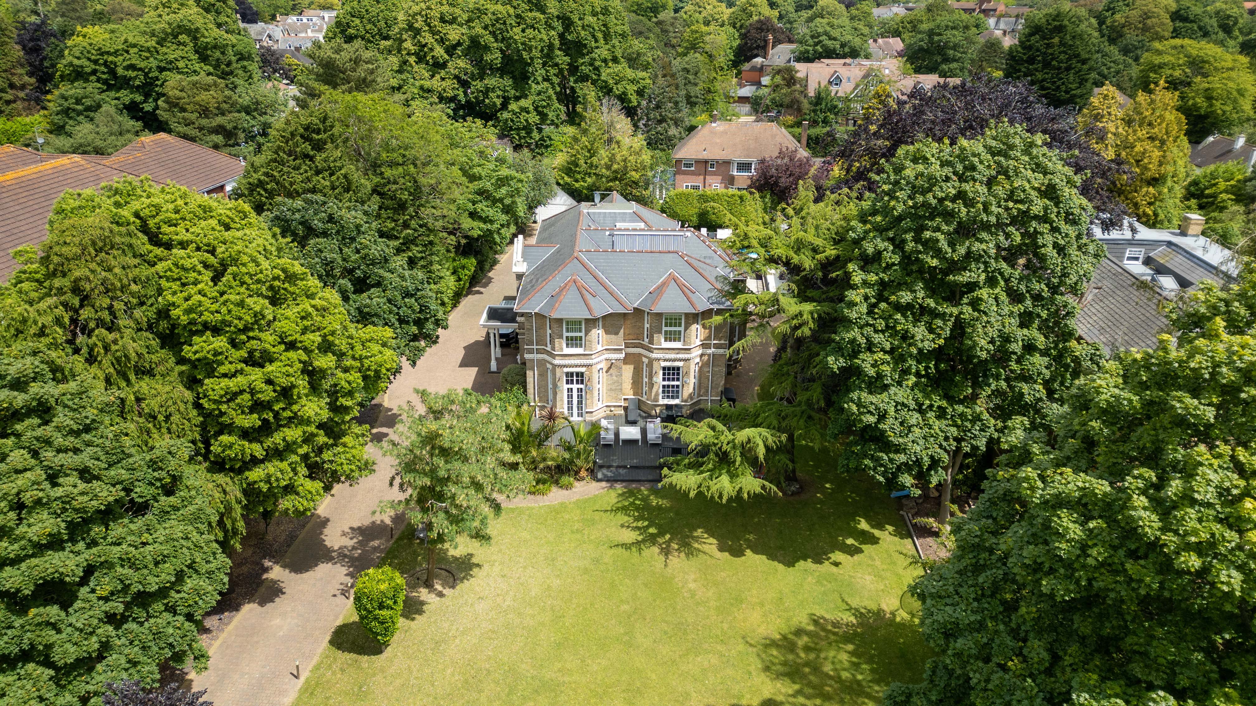 10 bed house to rent in Dean Park Road, Bournemouth  - Property Image 1