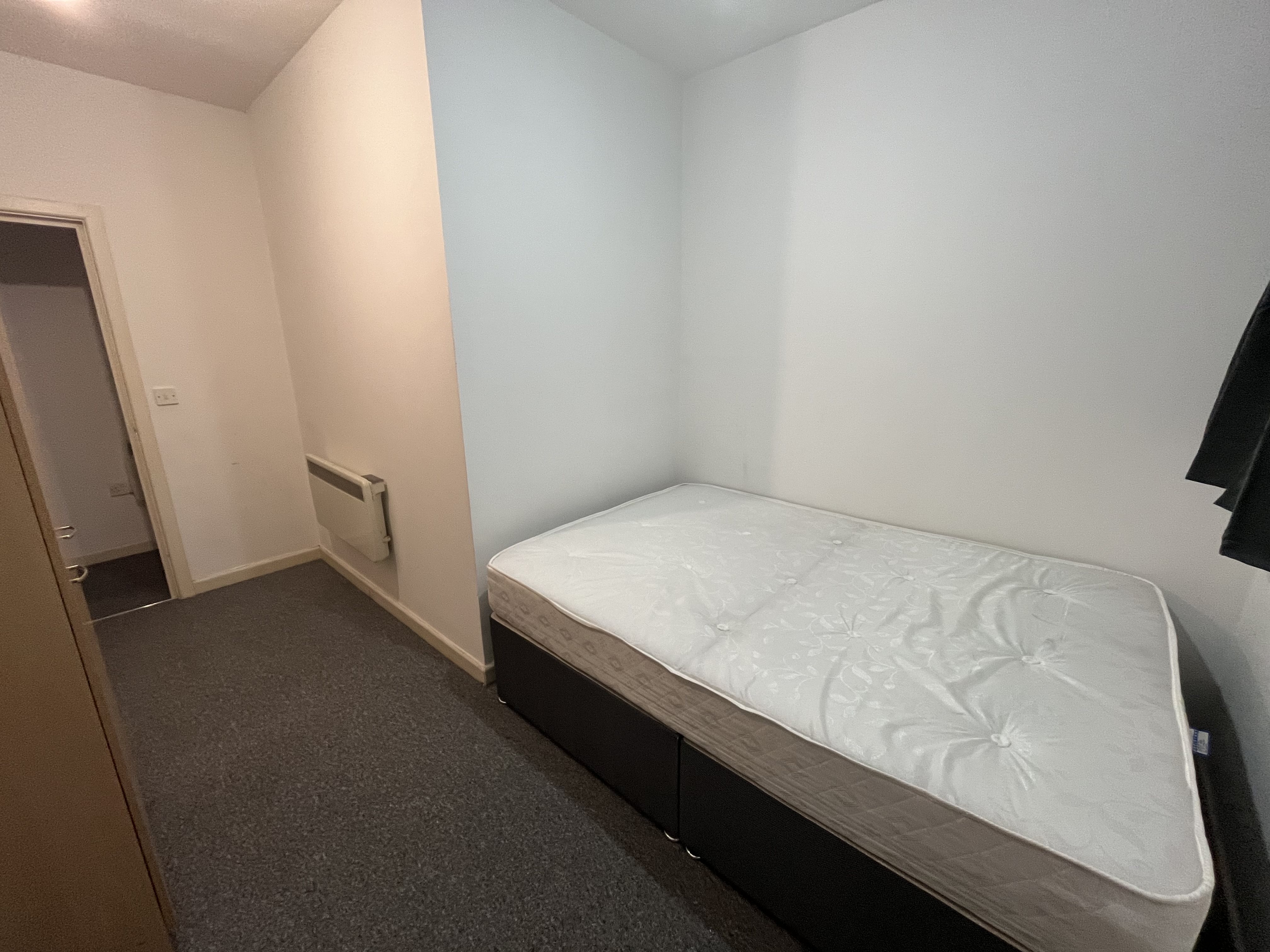 1 bed apartment to rent in Westover Road, Bournemouth 3