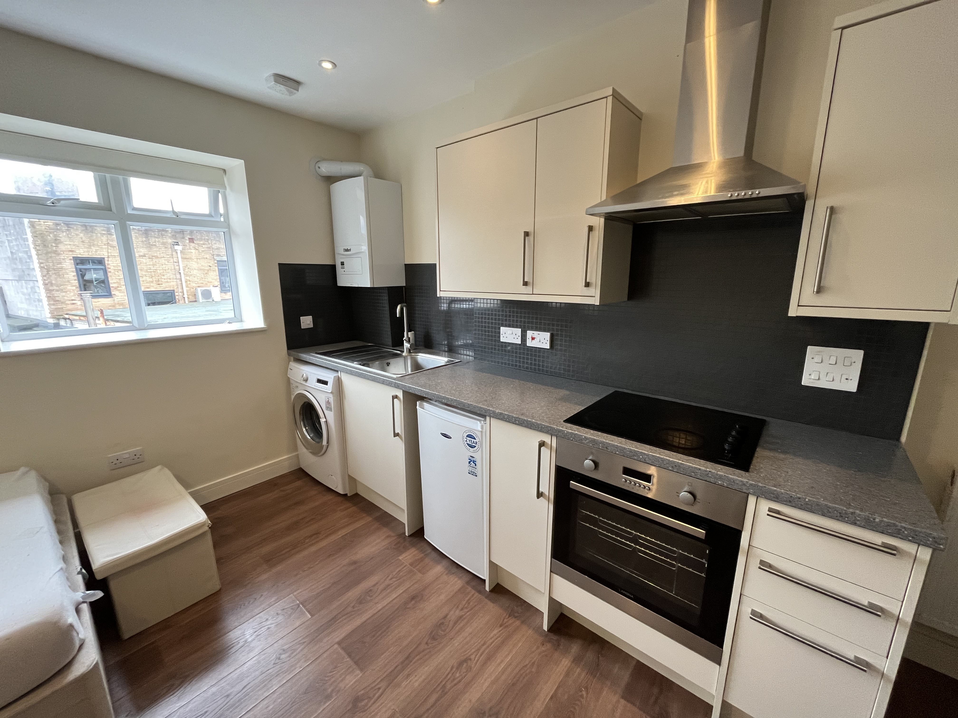Studio flat to rent in Old Christchurch Road, Bournemouth  - Property Image 2
