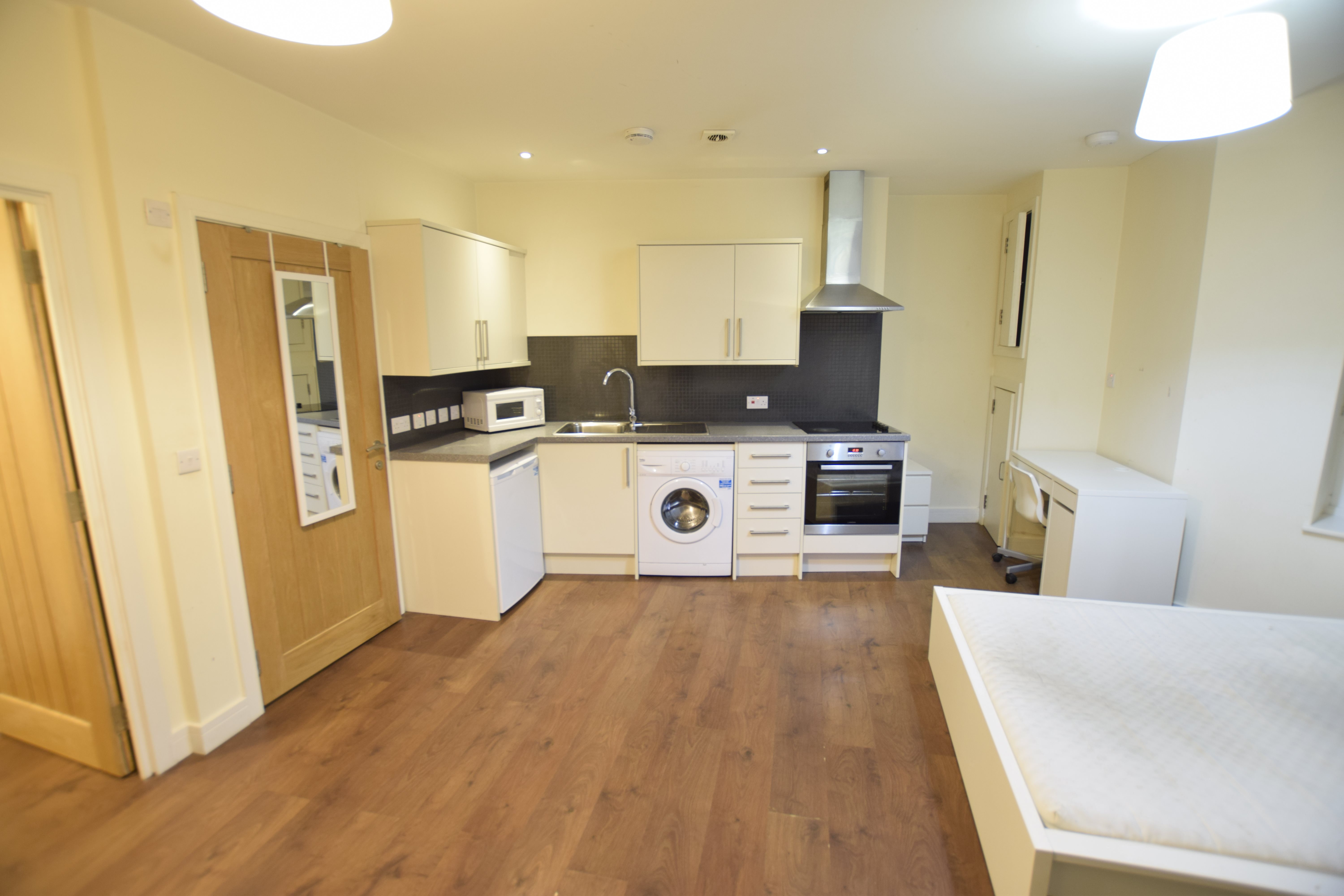 1 bed studio flat to rent in St Peter's Road, Bournemouth  - Property Image 2