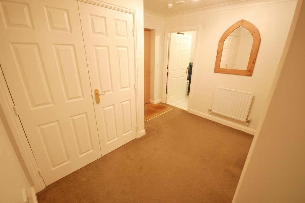 2 bed flat to rent in Whincroft Close, Ferndown  - Property Image 7