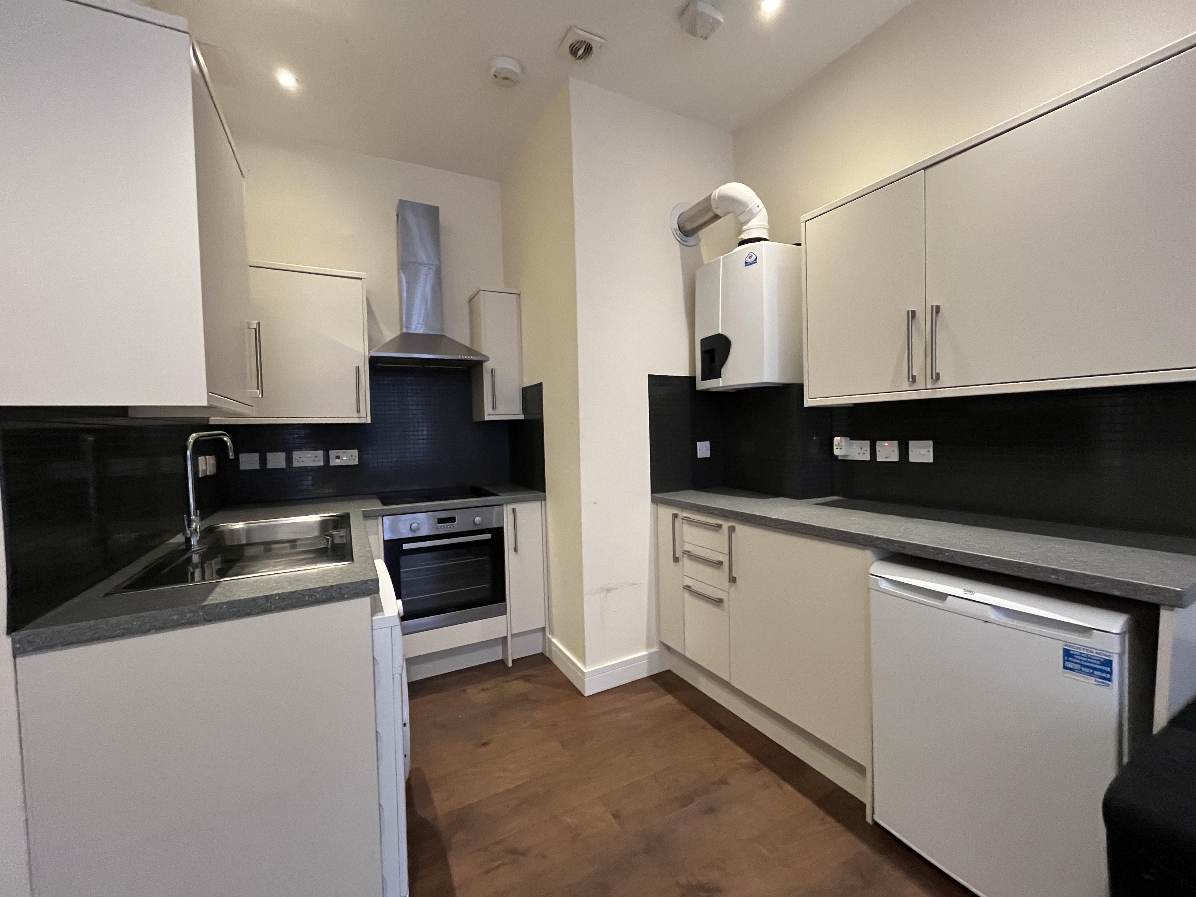 Studio flat to rent in St Peter's Road, Bournemouth  - Property Image 3