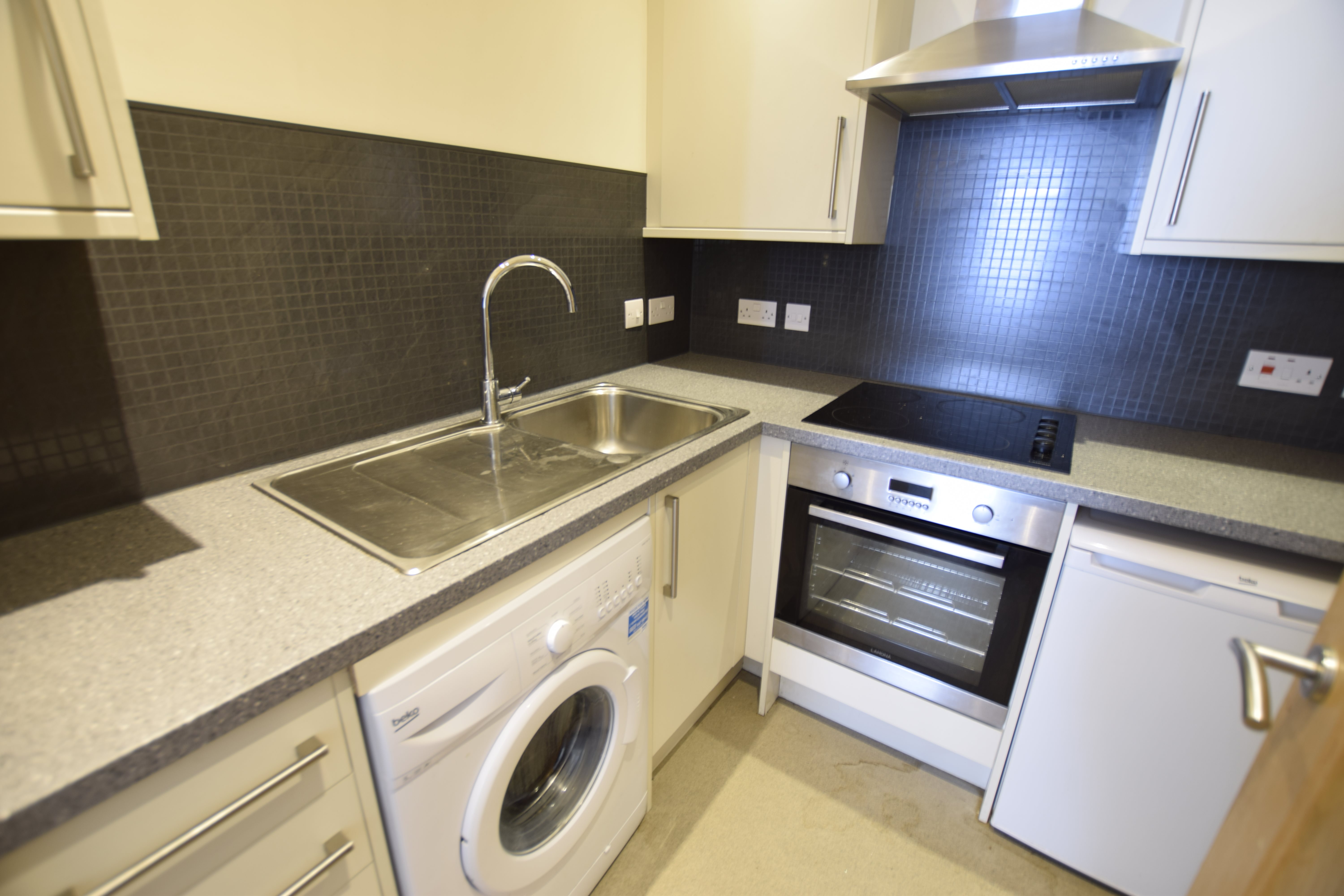 Studio flat to rent in St Peters Road, Bournemouth  - Property Image 2
