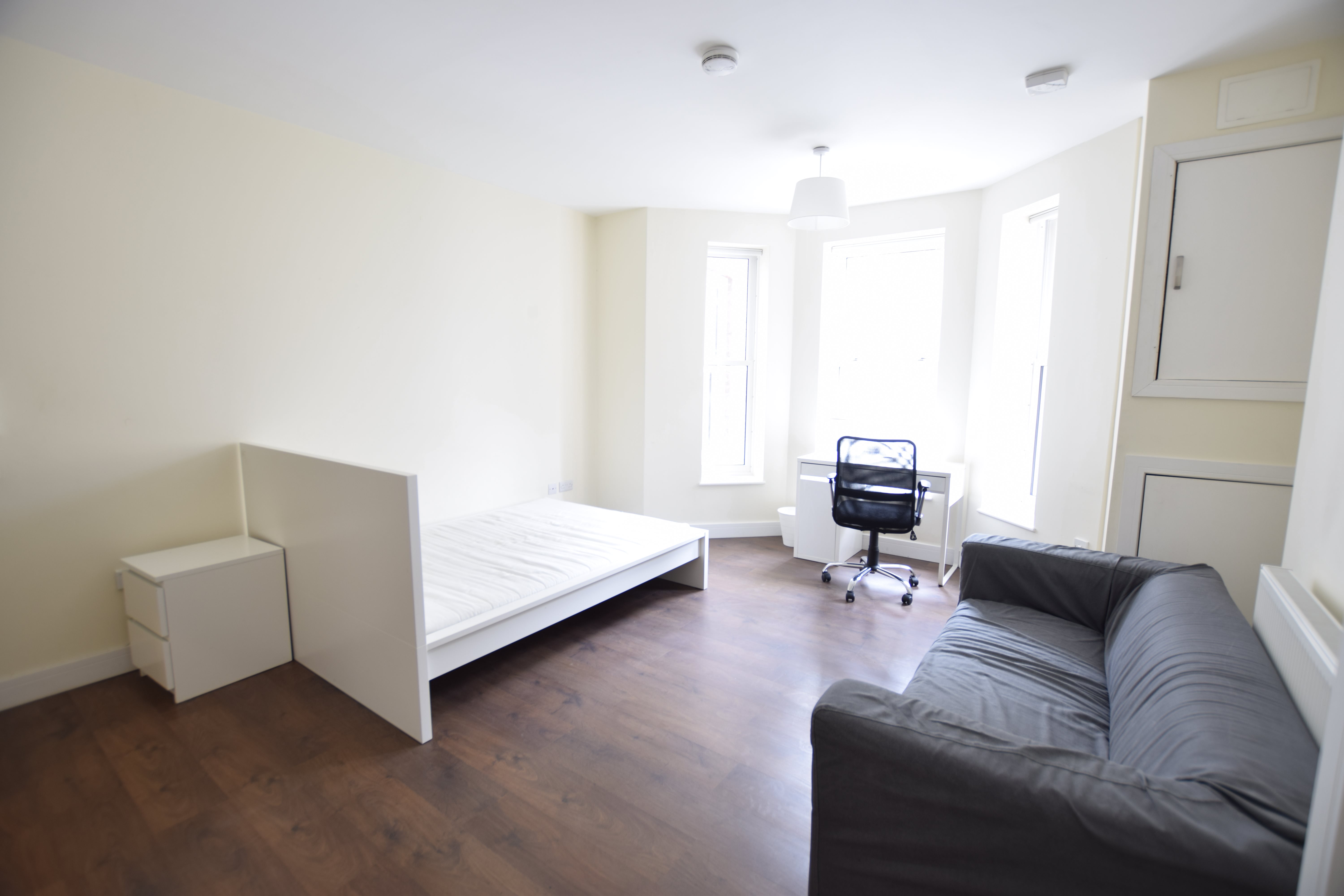 Studio flat to rent in St Peters Road, Bournemouth  - Property Image 5