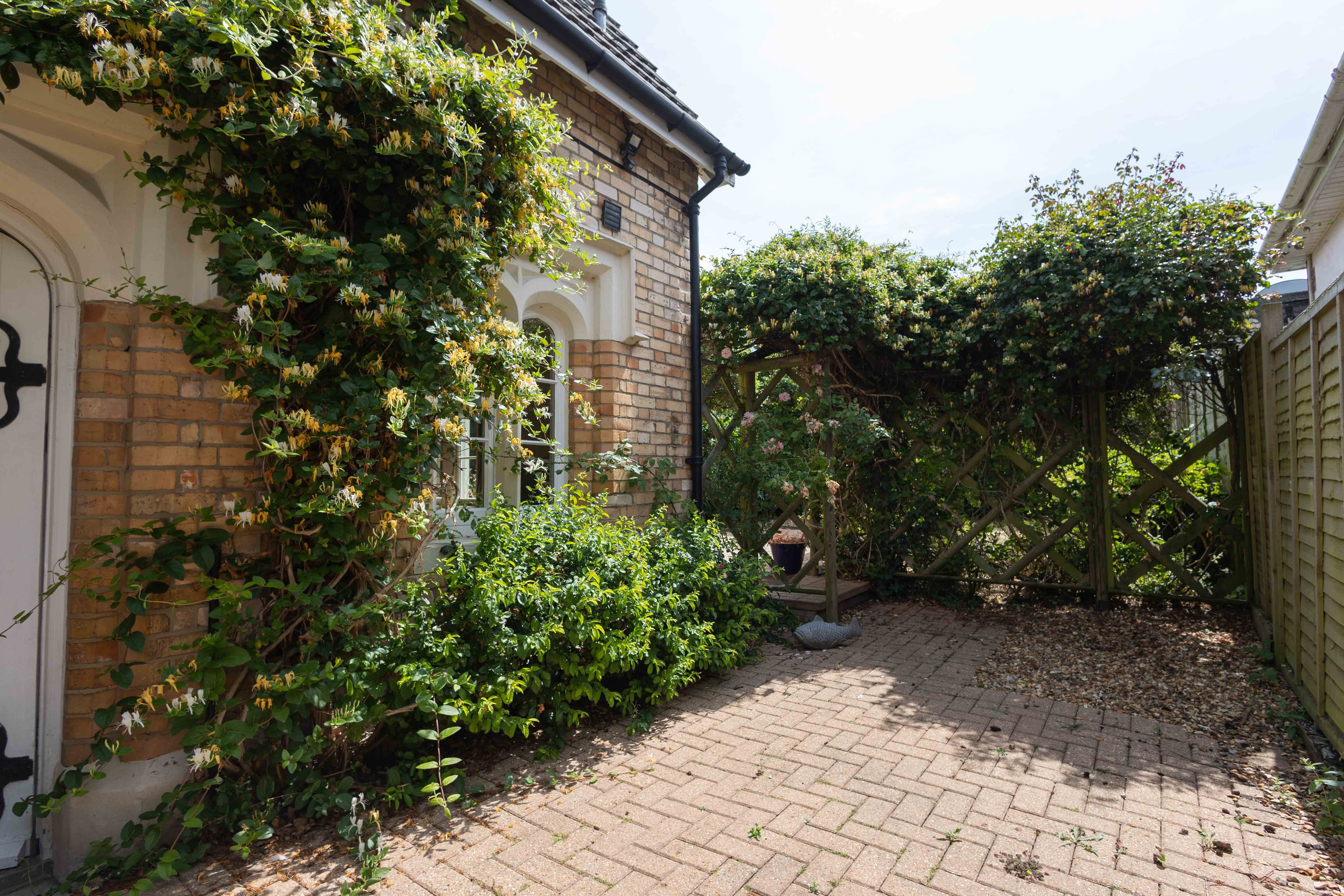 2 bed end of terrace house to rent in Poole Lane, Kinson  - Property Image 3